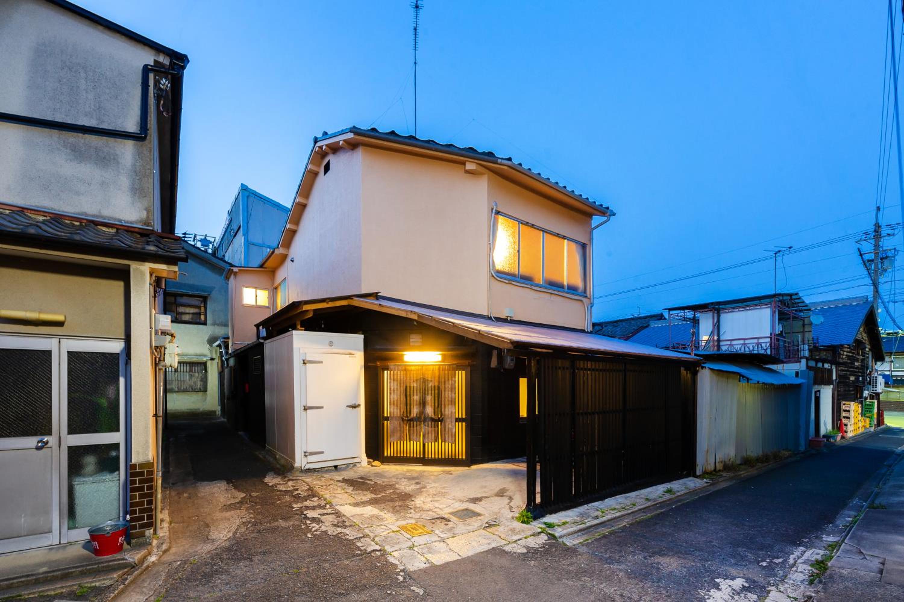 Three-Bedroom House - Photo 10