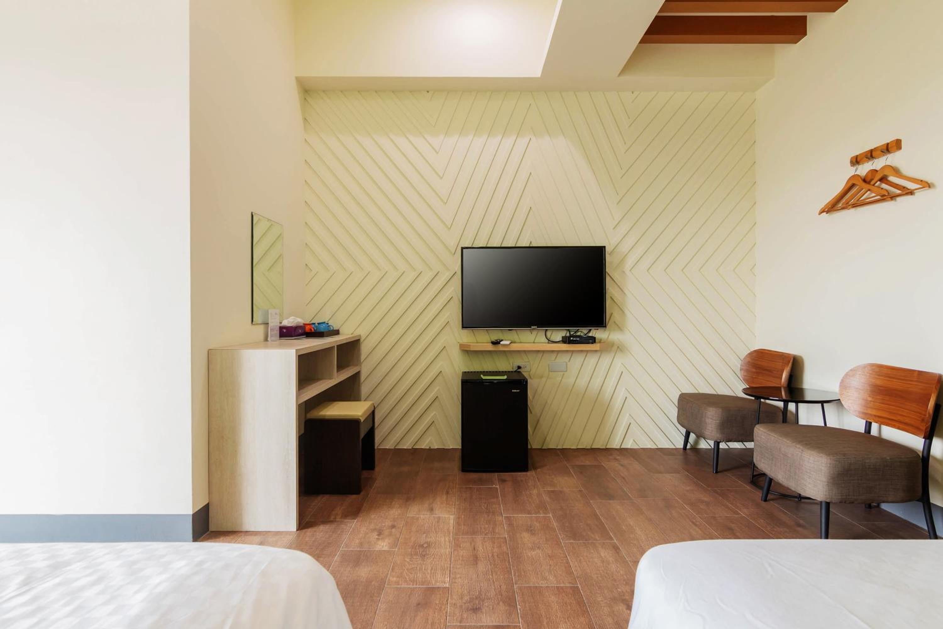 Family Room with Balcony - Photo 5
