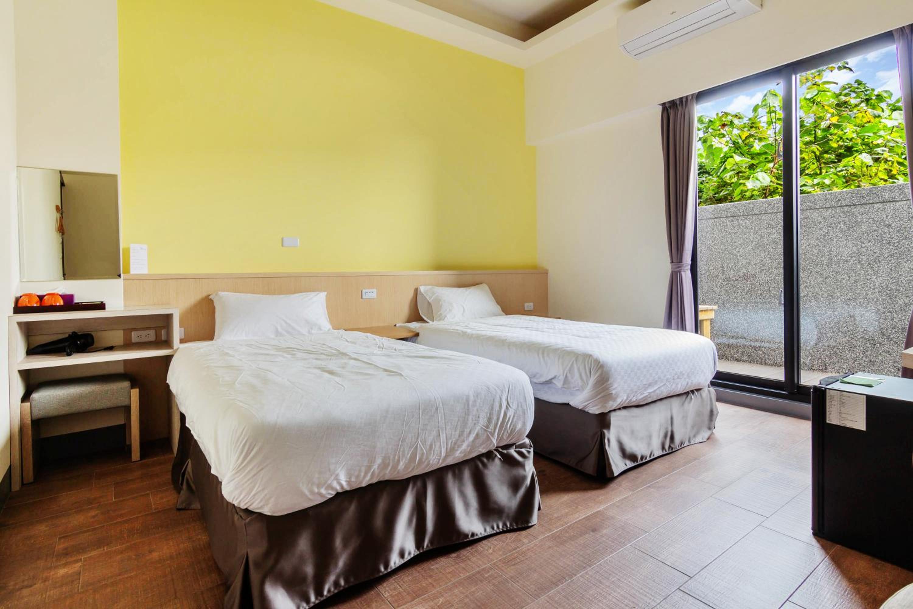 Double Room with Balcony - Photo 1