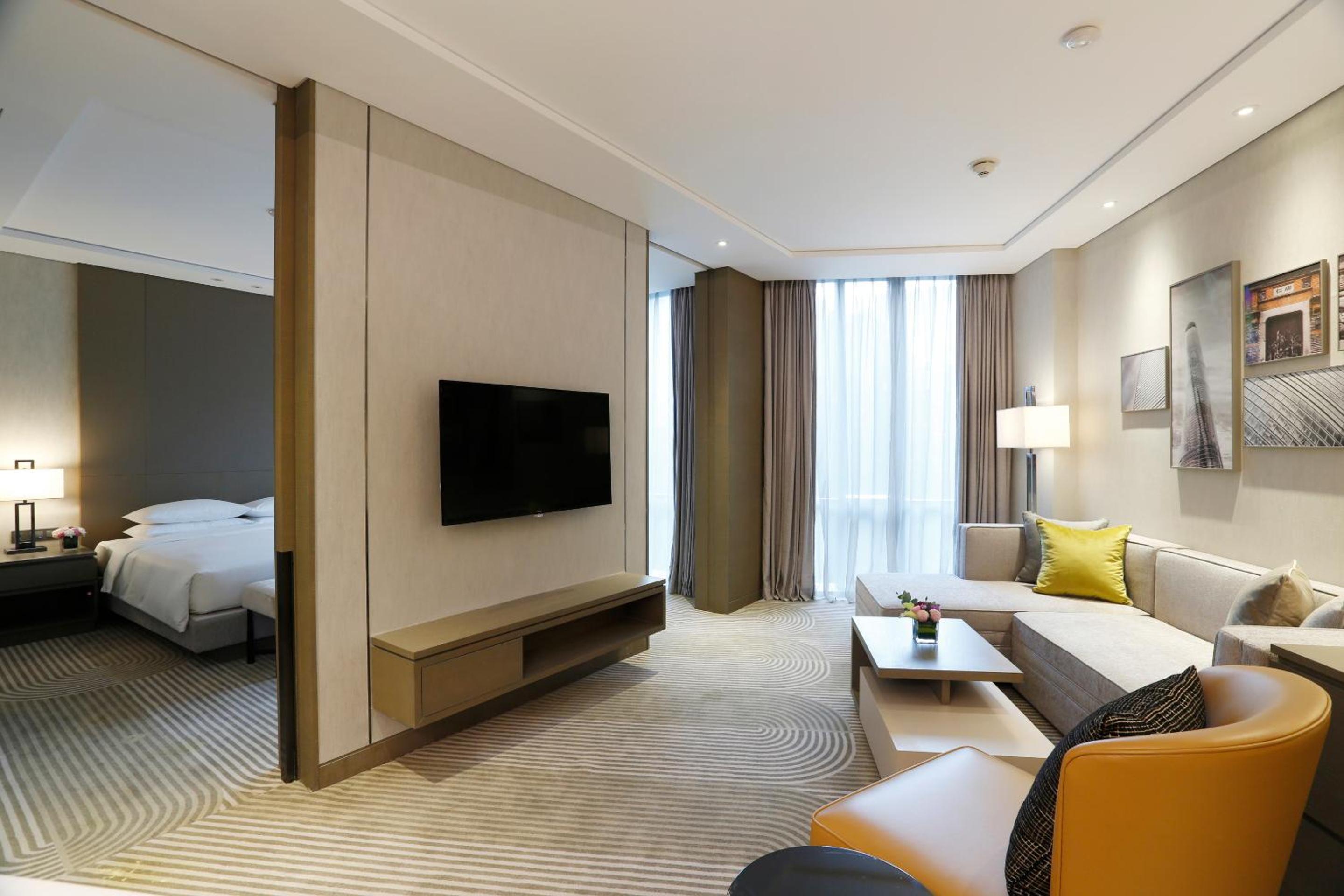 Specialty King Suite with Kitchen  photo 2
