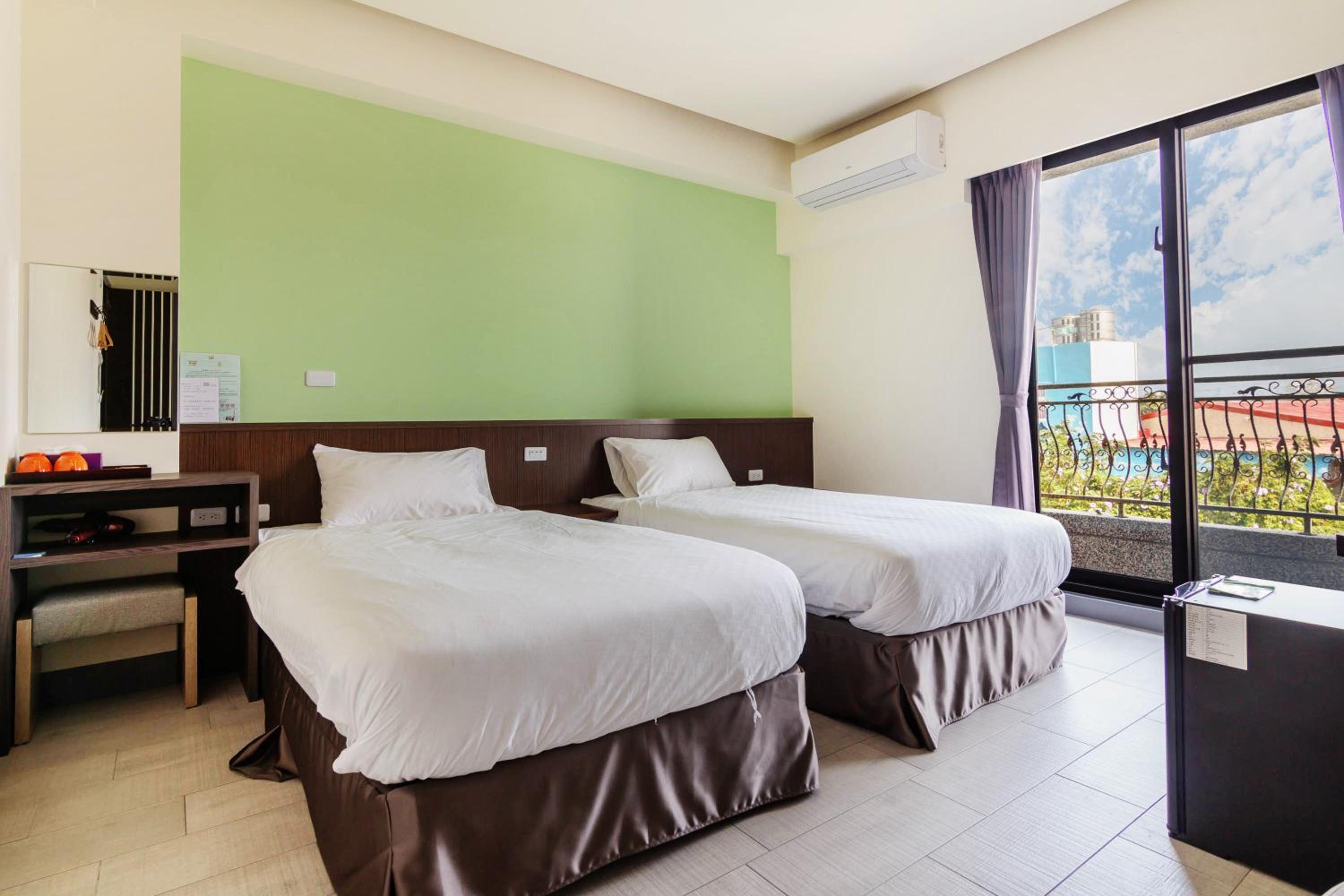 Deluxe Double Room with Balcony photo 1