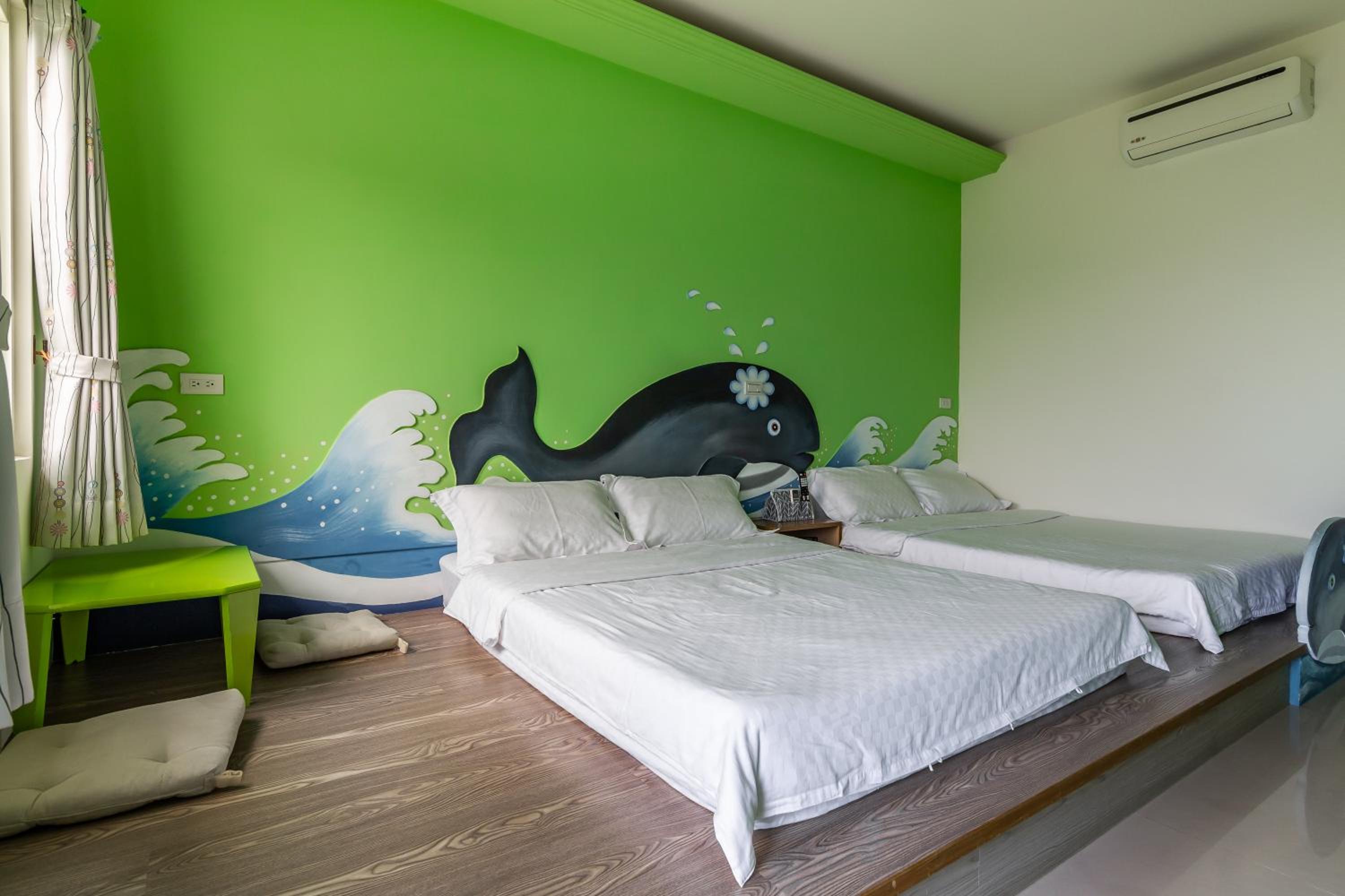 Quadruple Room with Garden View - Photo 7
