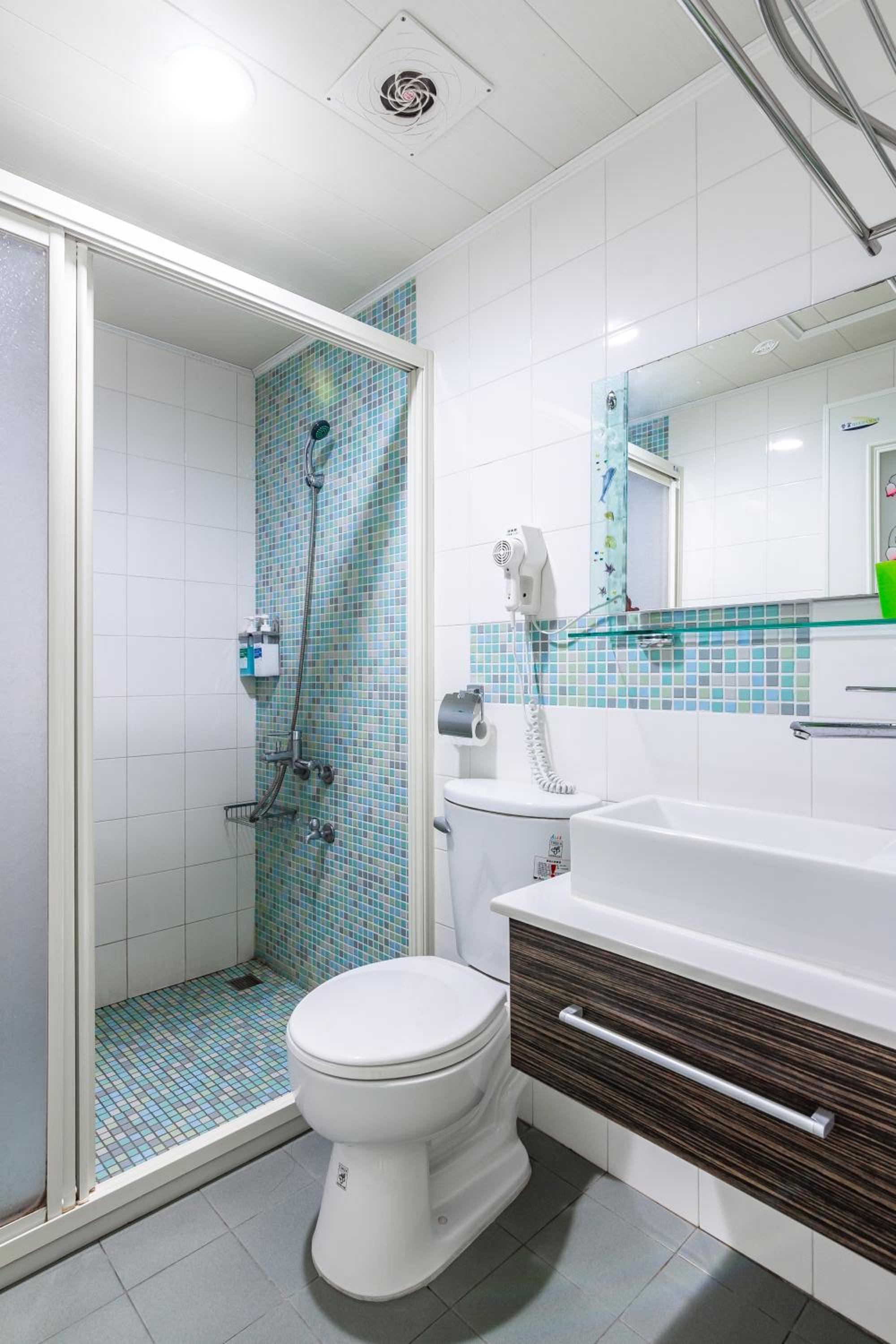 Quadruple Room with Garden View - Photo 10