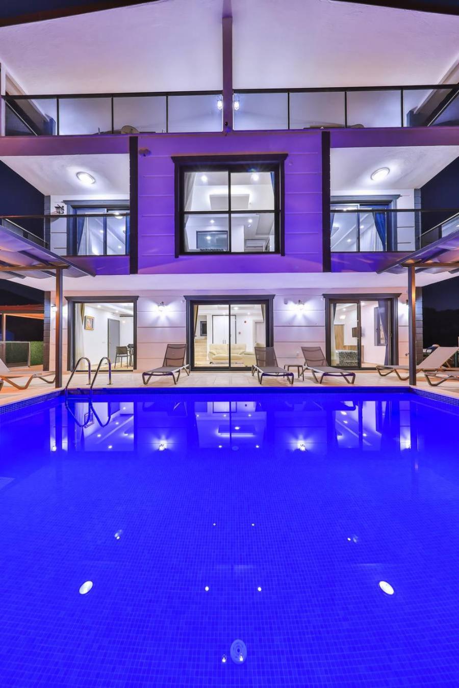 Villa with Sea View - Photo 45