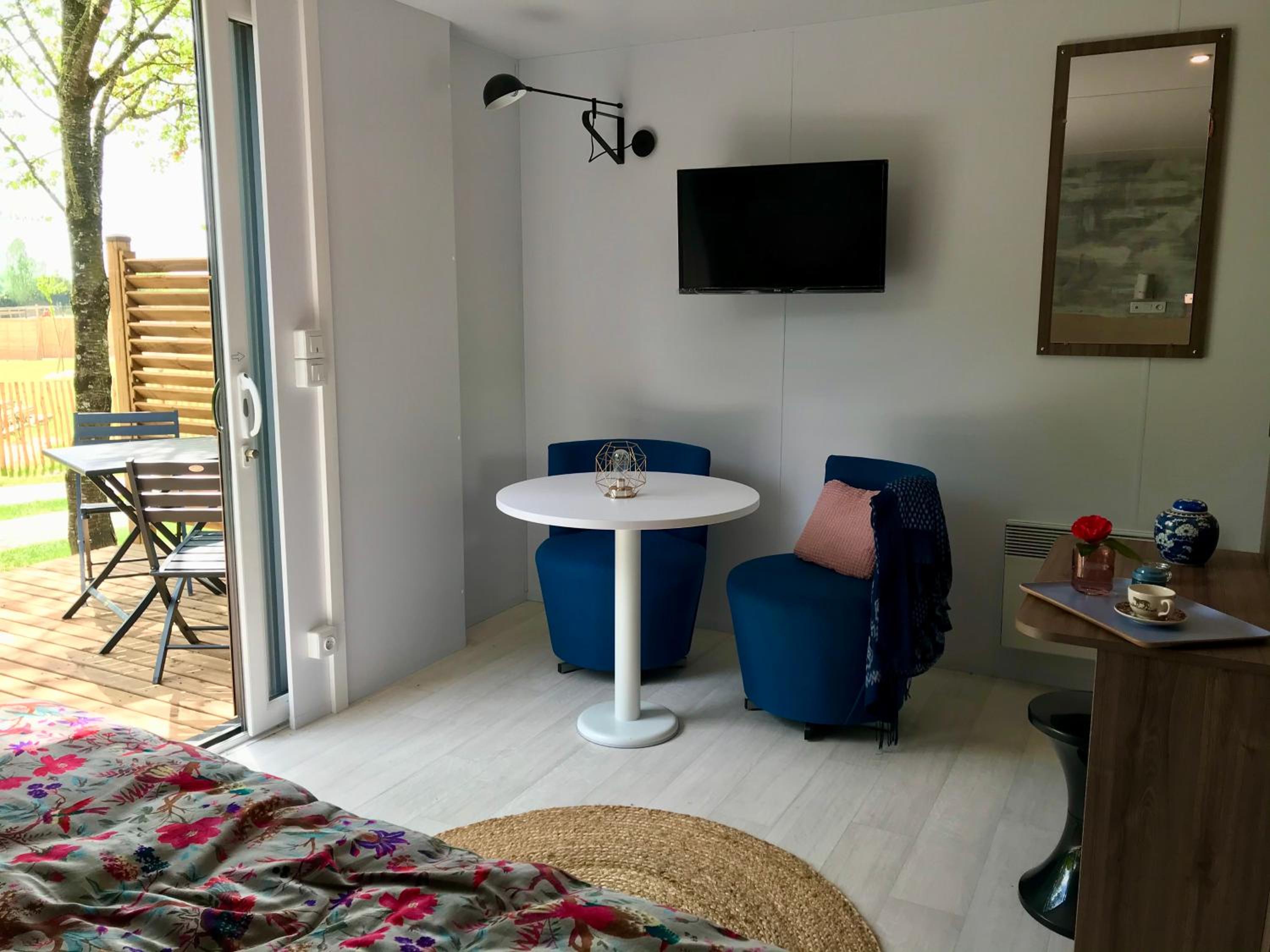 Deluxe Room - Photo 4