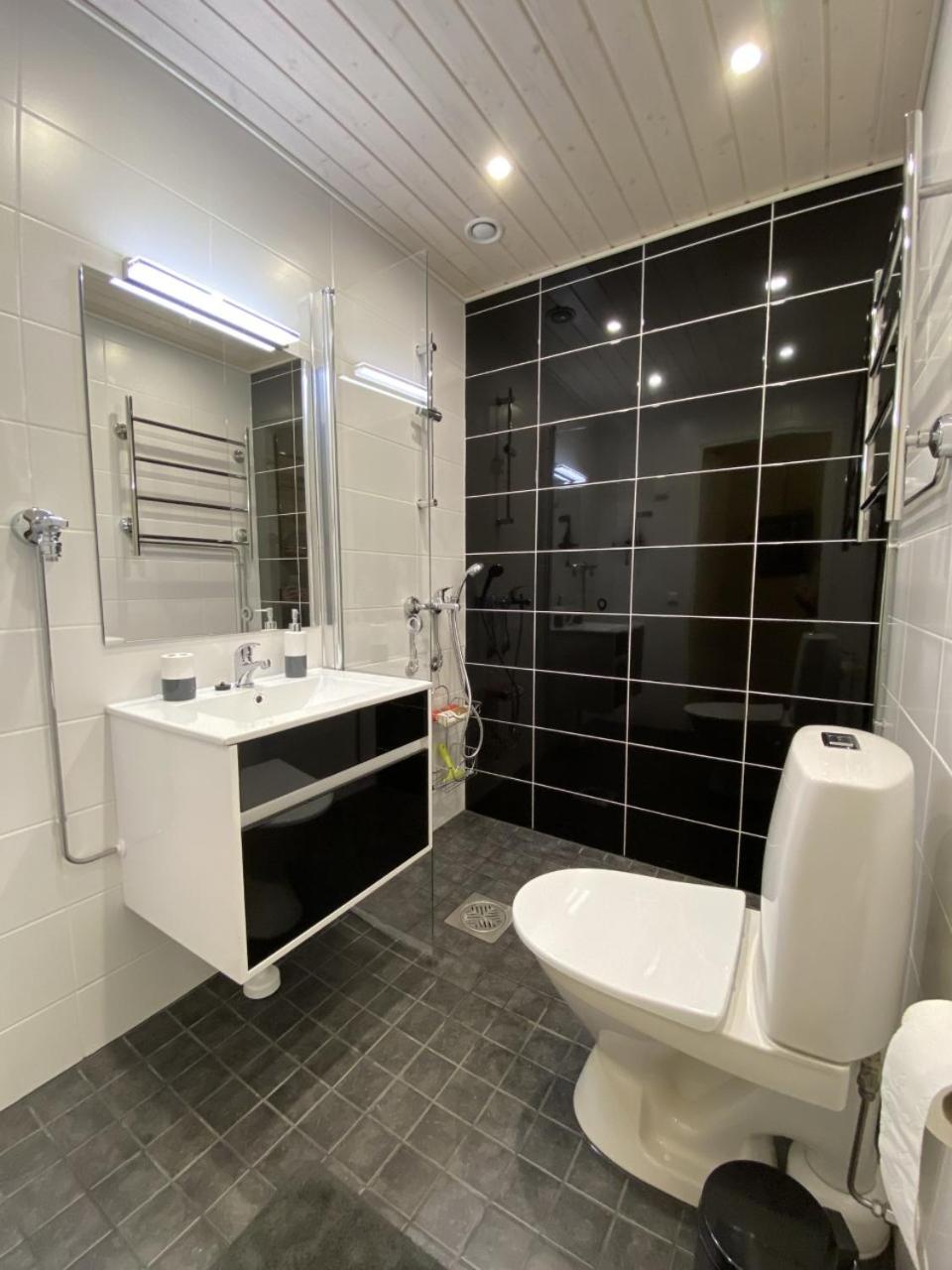 One-Bedroom Apartment - Photo 20