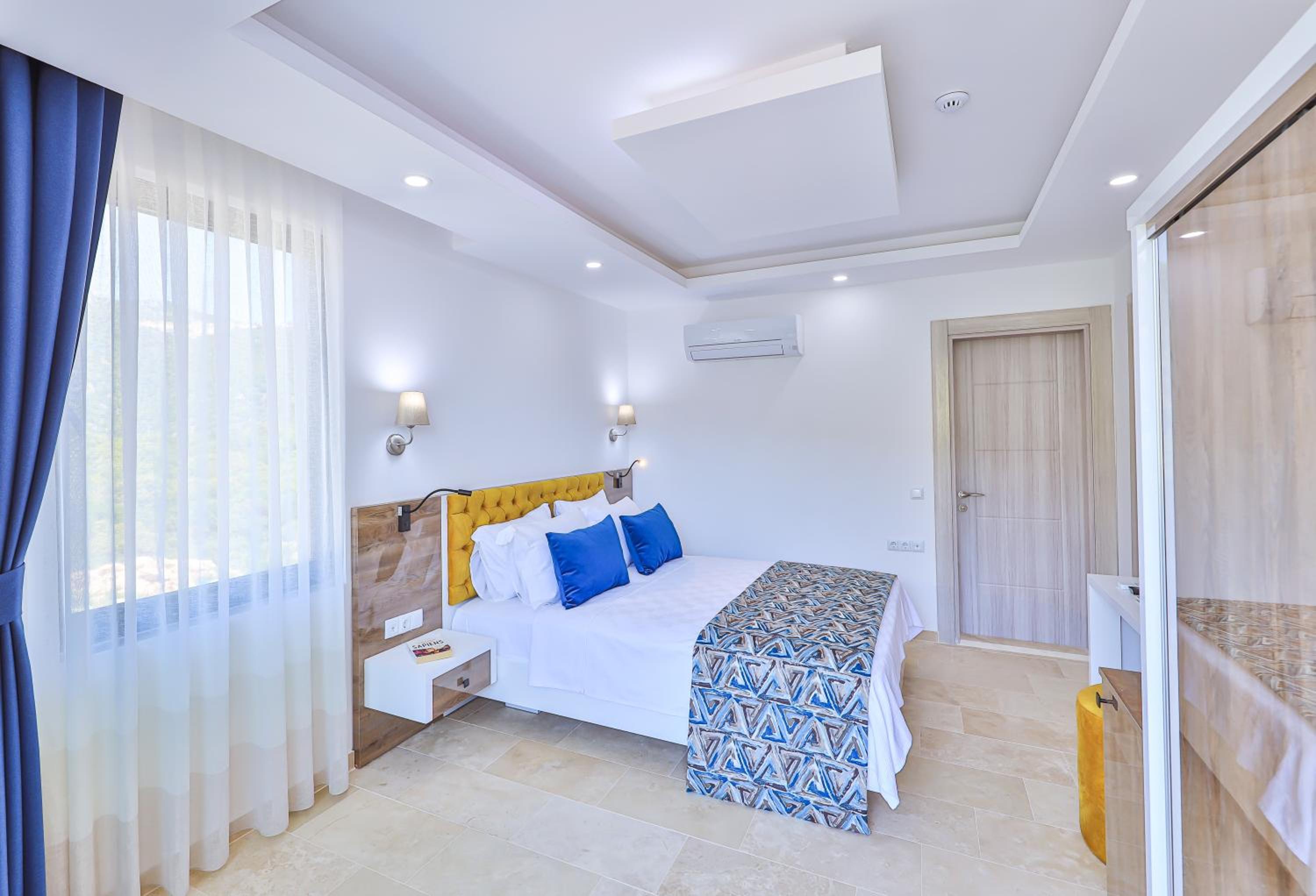 Villa with Sea View - Photo 44
