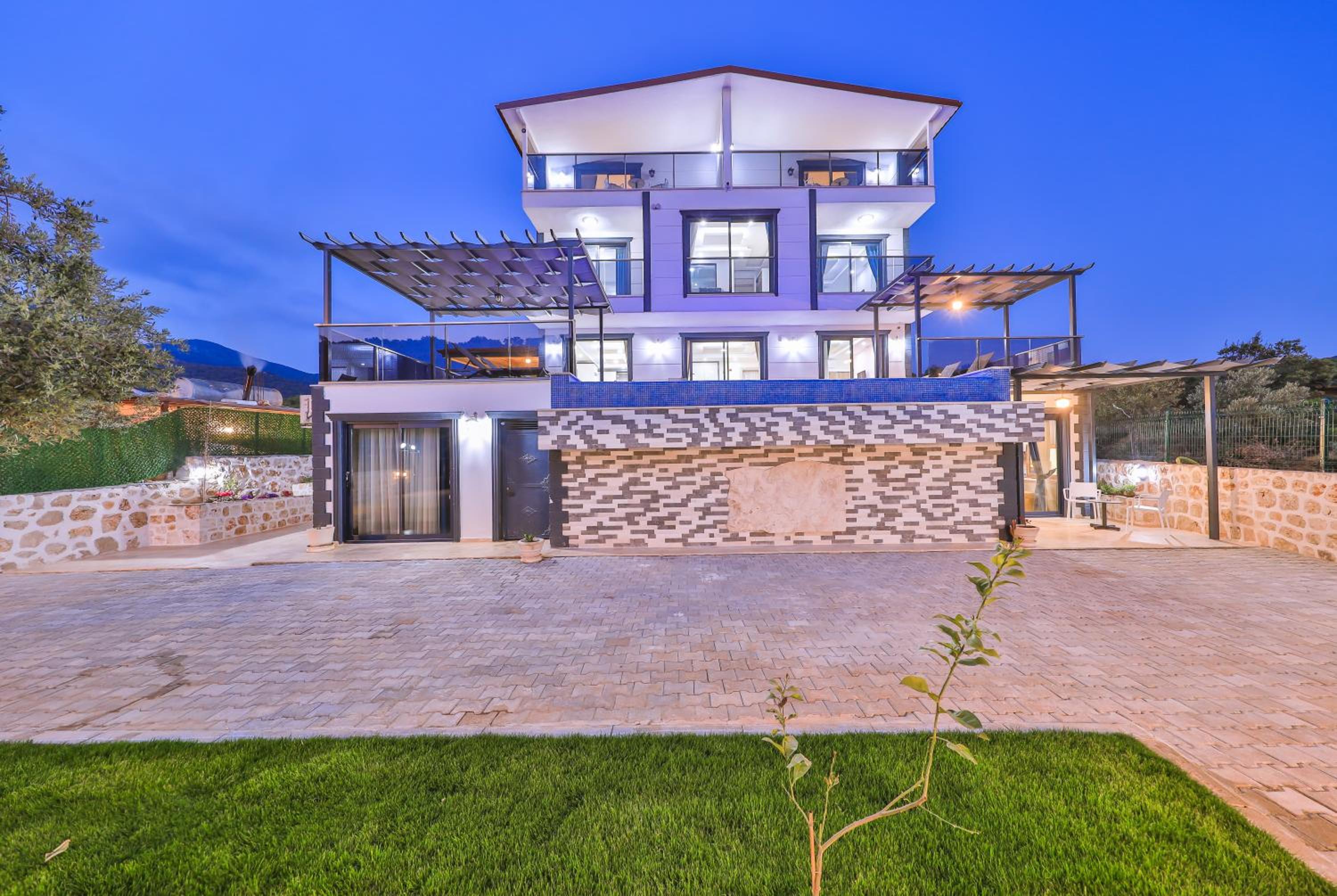 Villa with Sea View - Photo 43