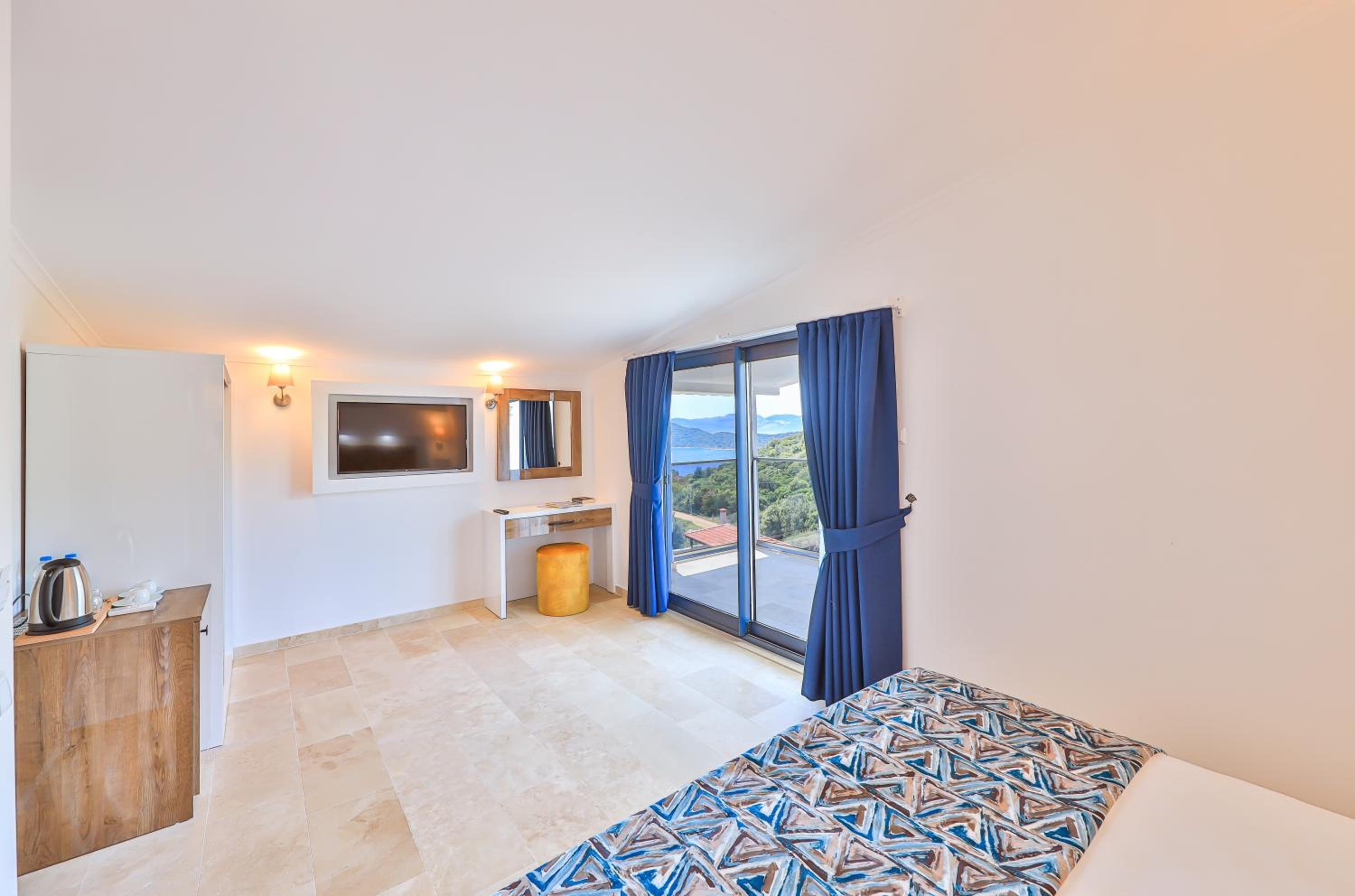 Villa with Sea View - Photo 46