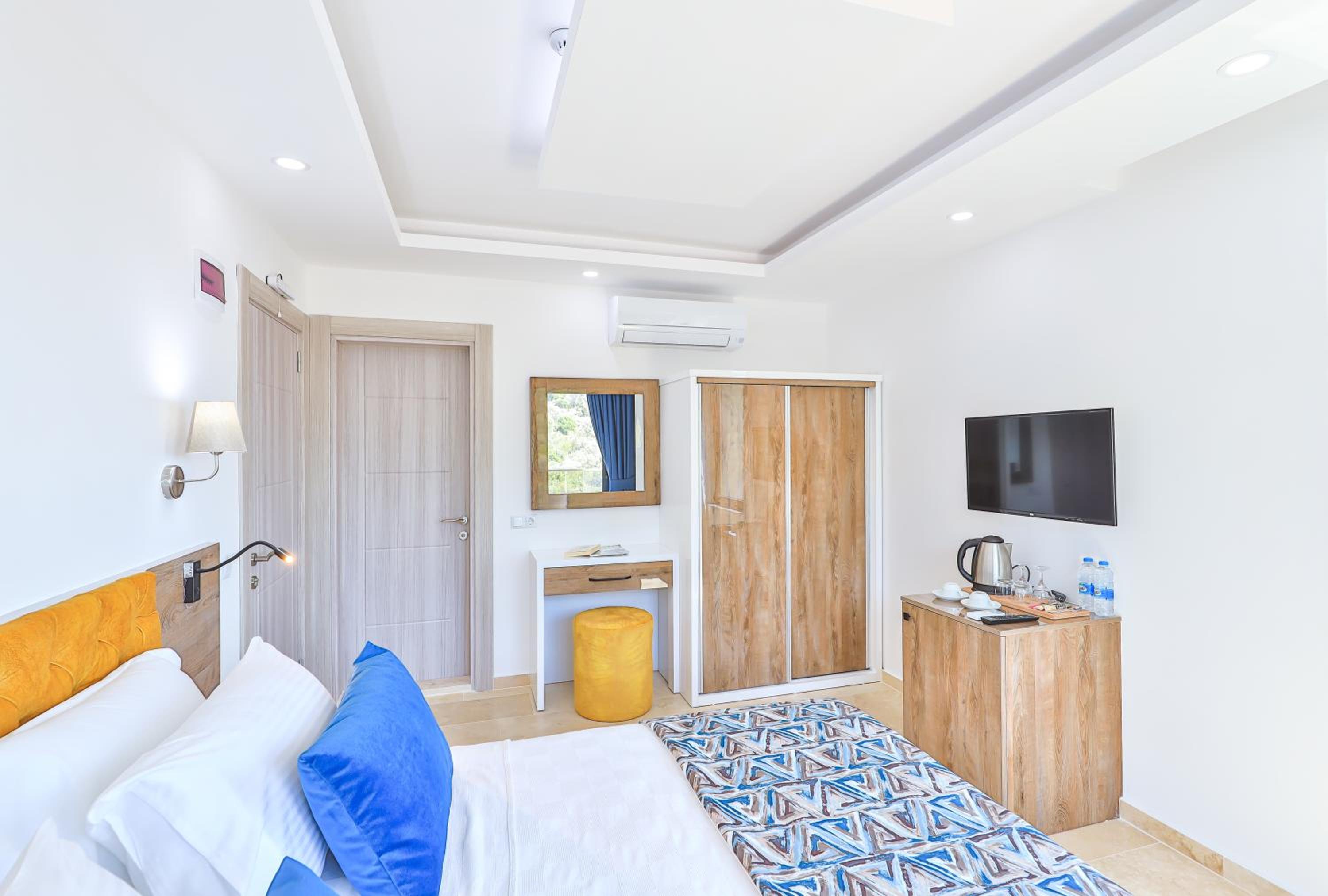 Villa with Sea View - Photo 36