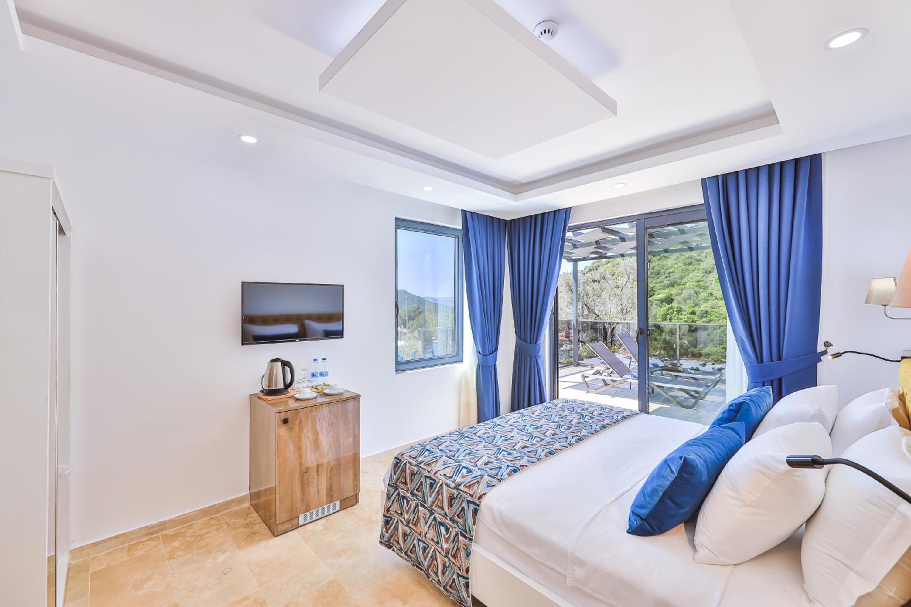 Villa with Sea View - Photo 33