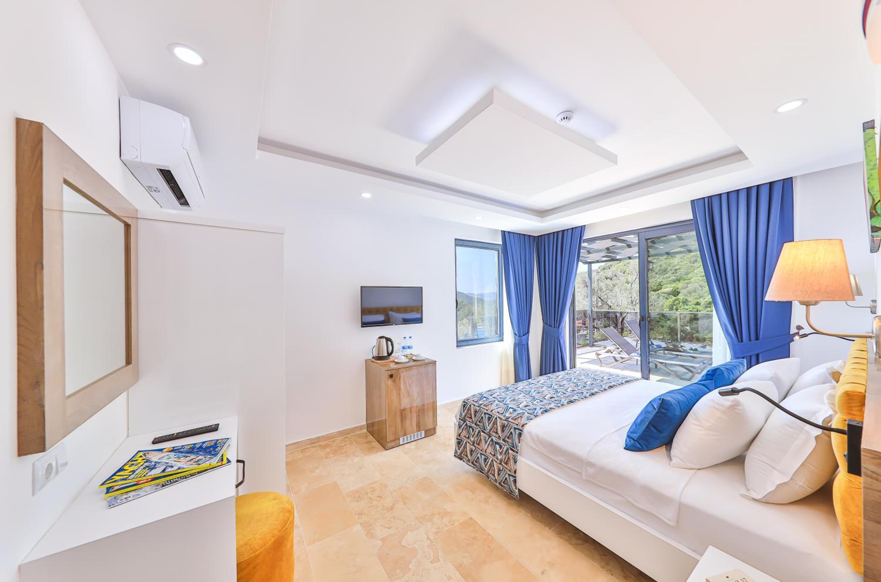 Villa with Sea View - Photo 31
