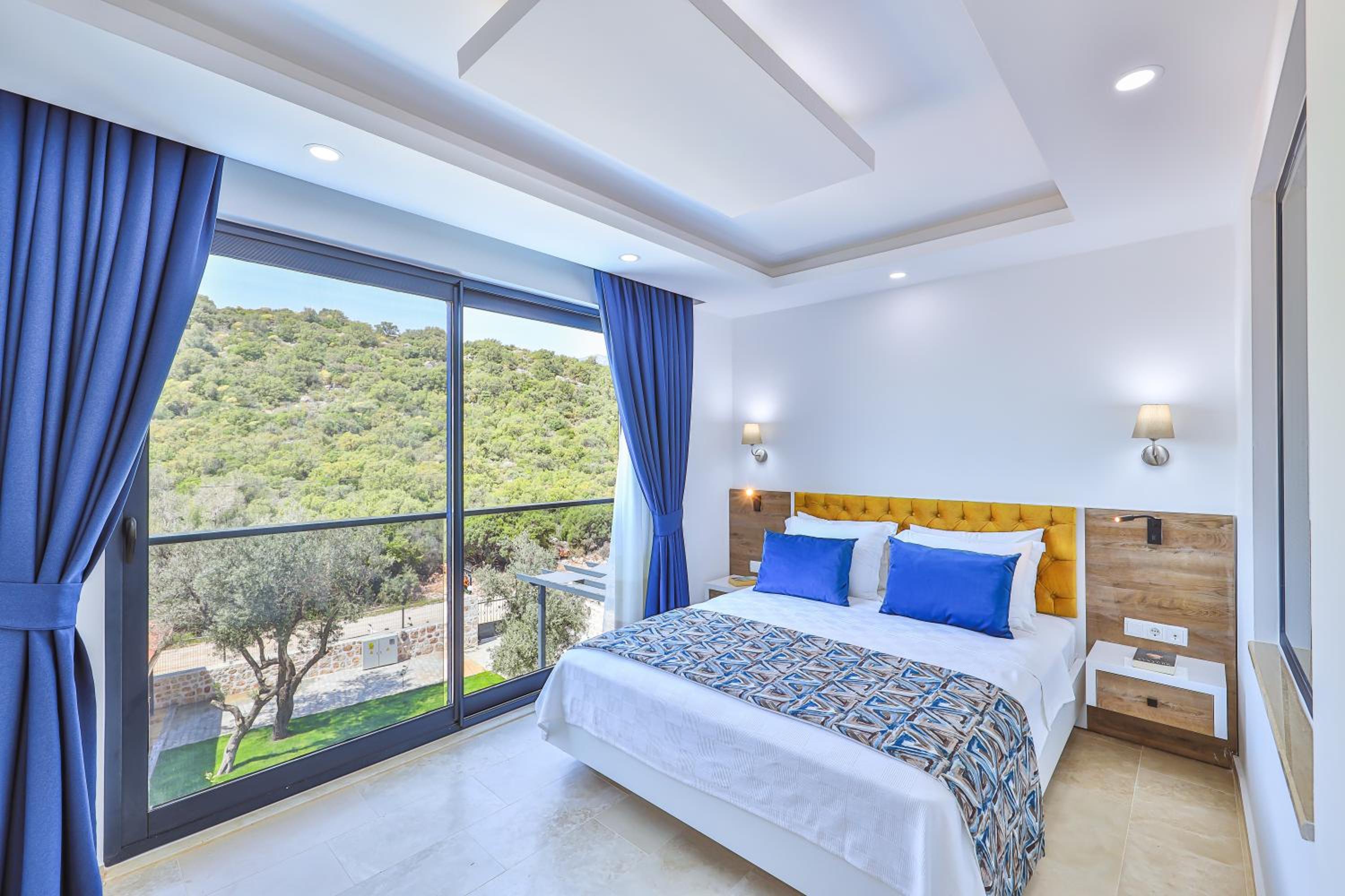 Villa with Sea View - Photo 25