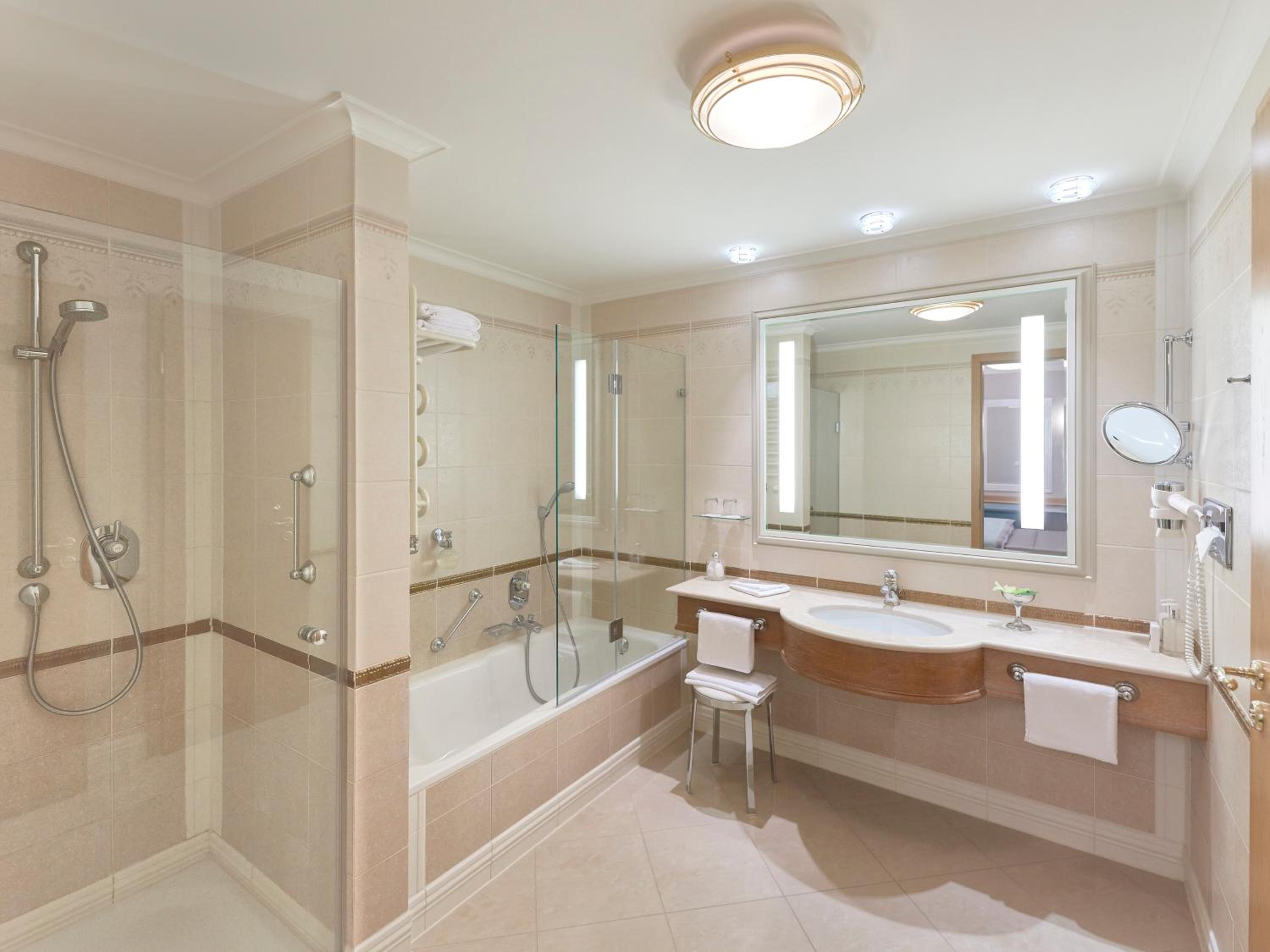 Deluxe Junior Suite