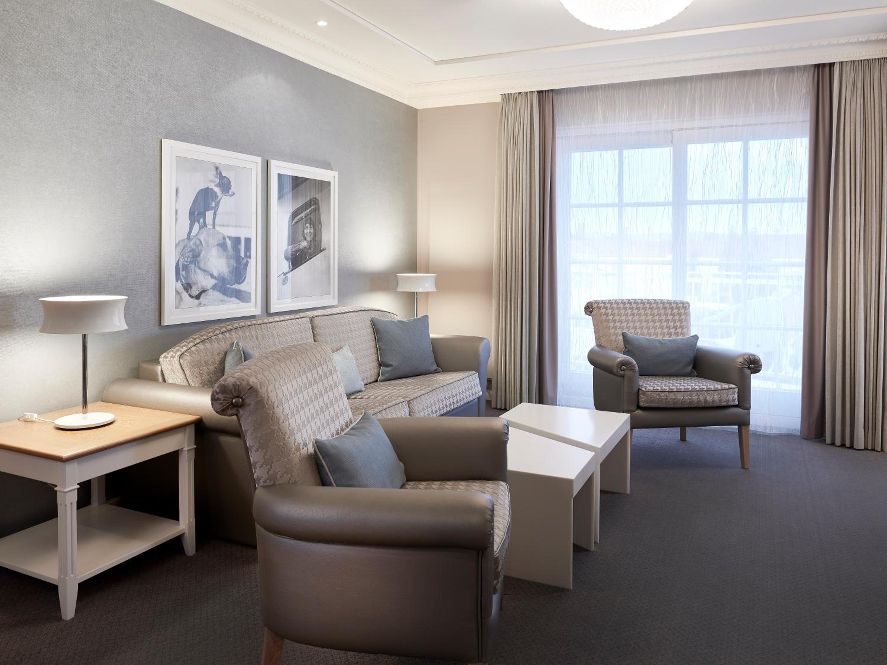 Deluxe Junior Suite thumbnail 5