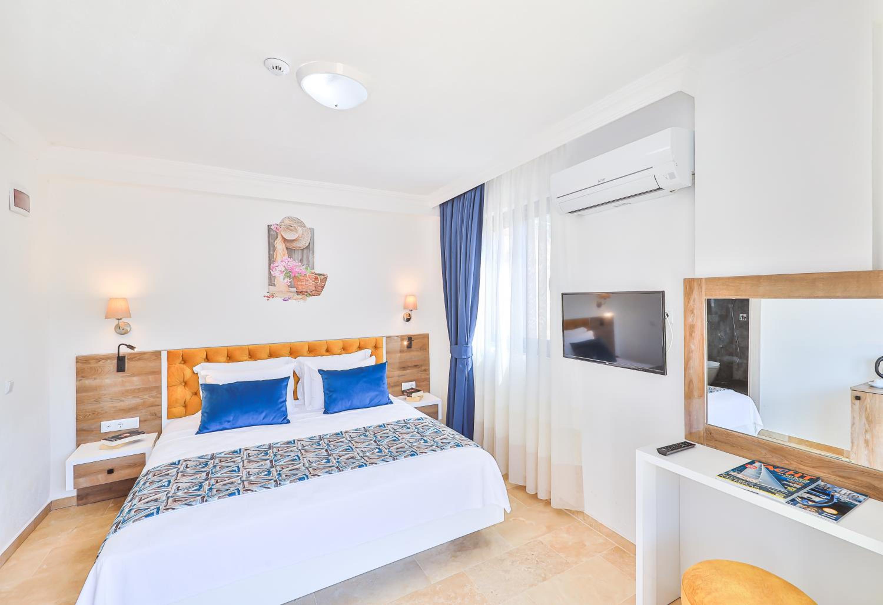 Villa with Sea View - Photo 18