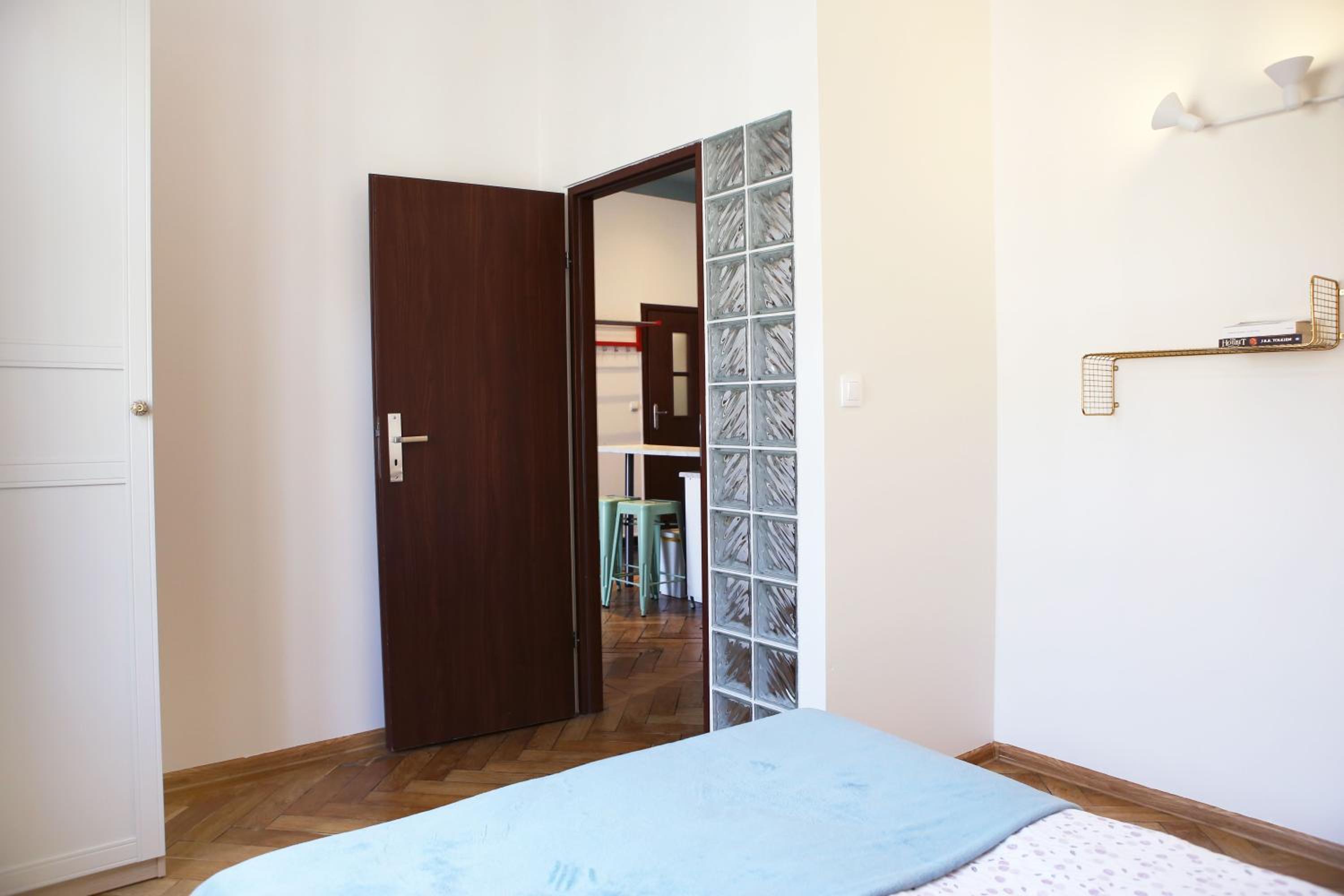 Apartment - Photo 8