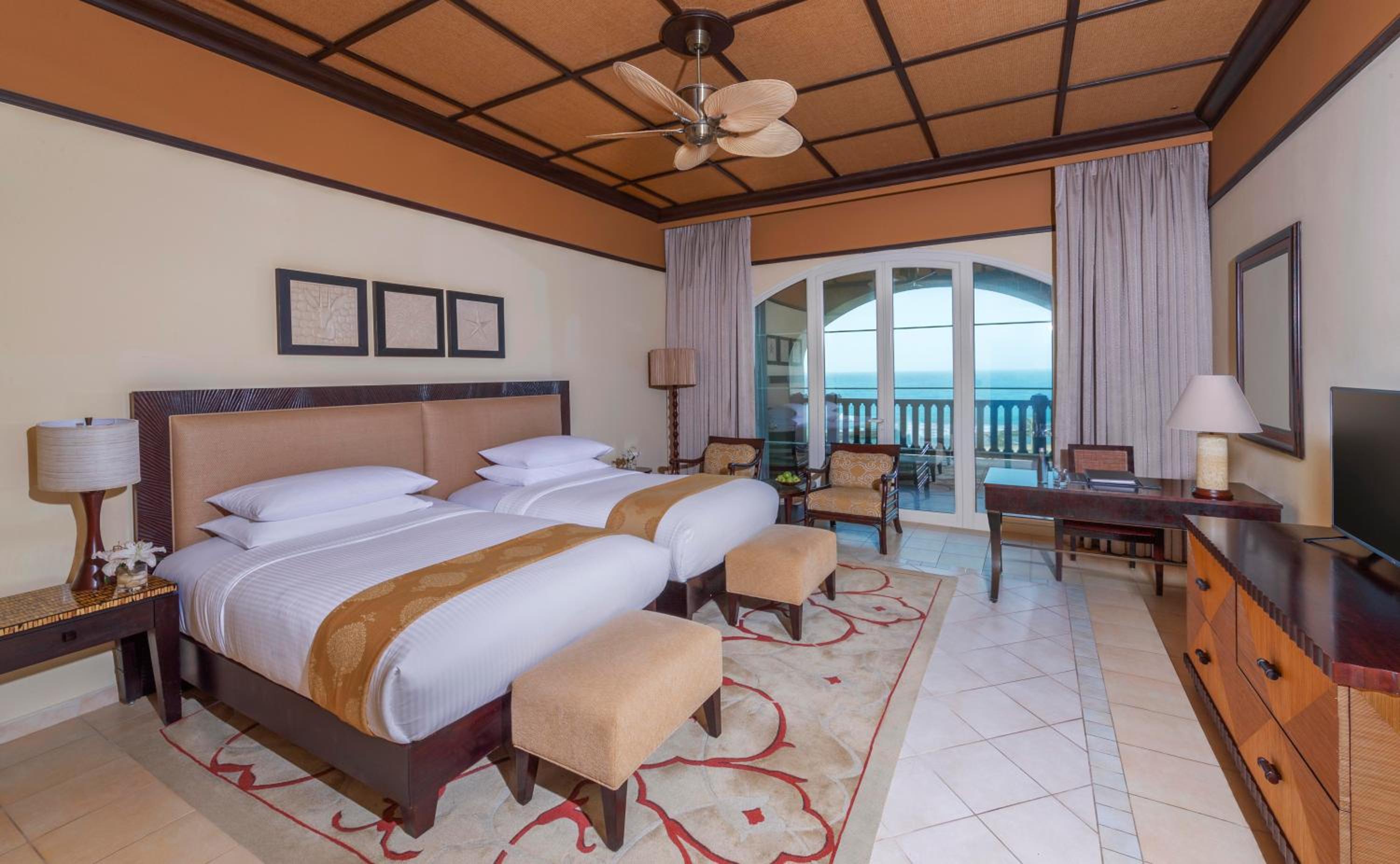 Deluxe Room with Sea View photo 1