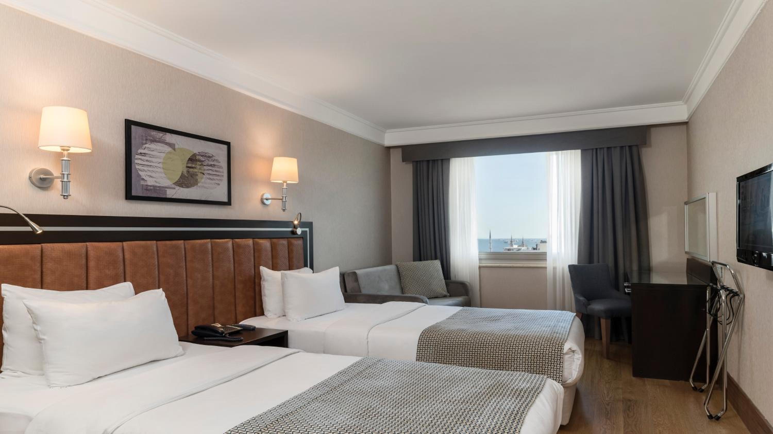 Twin Room With Sofa Bed photo 3