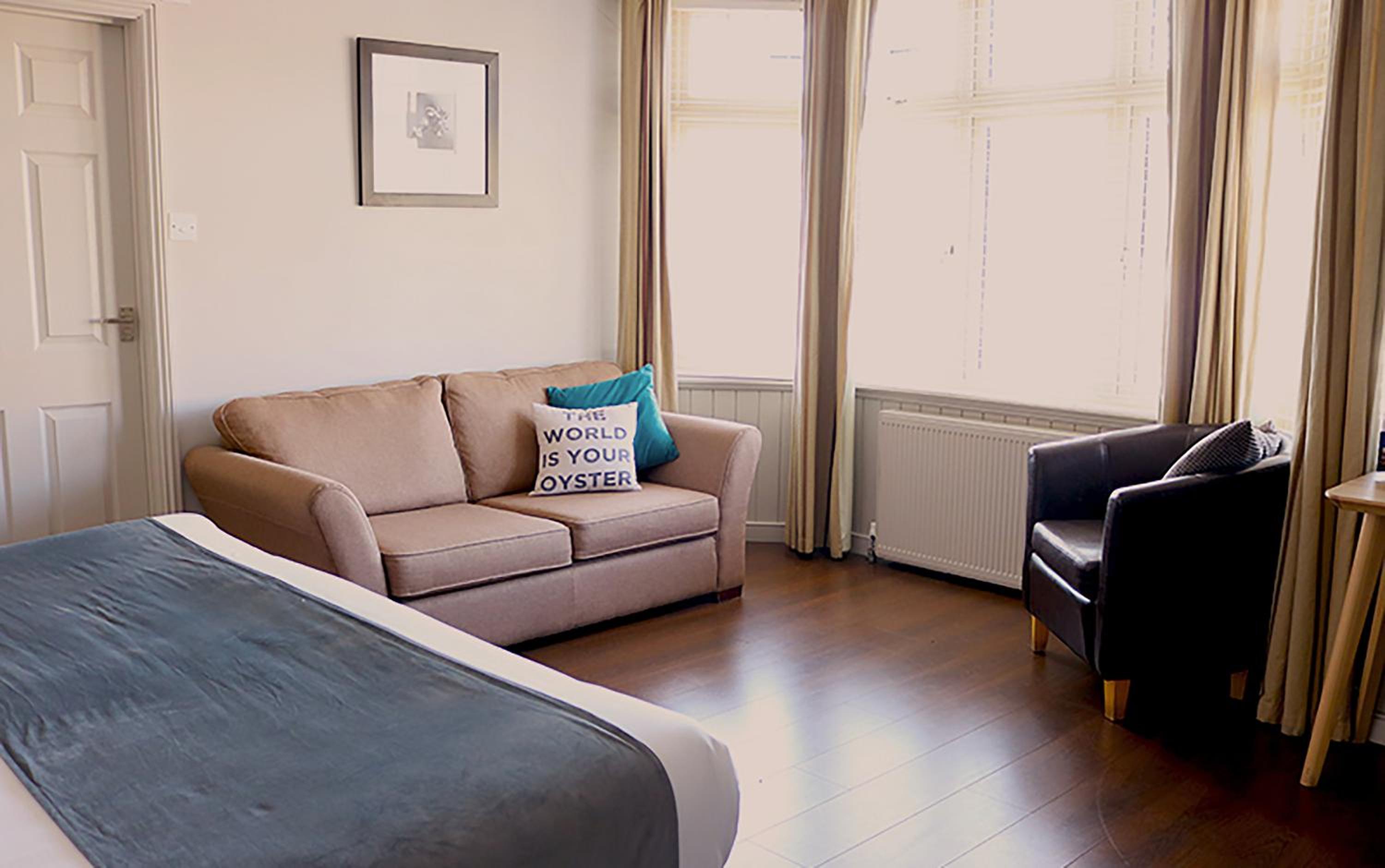 Deluxe Double Room with Extra Bed photo 2