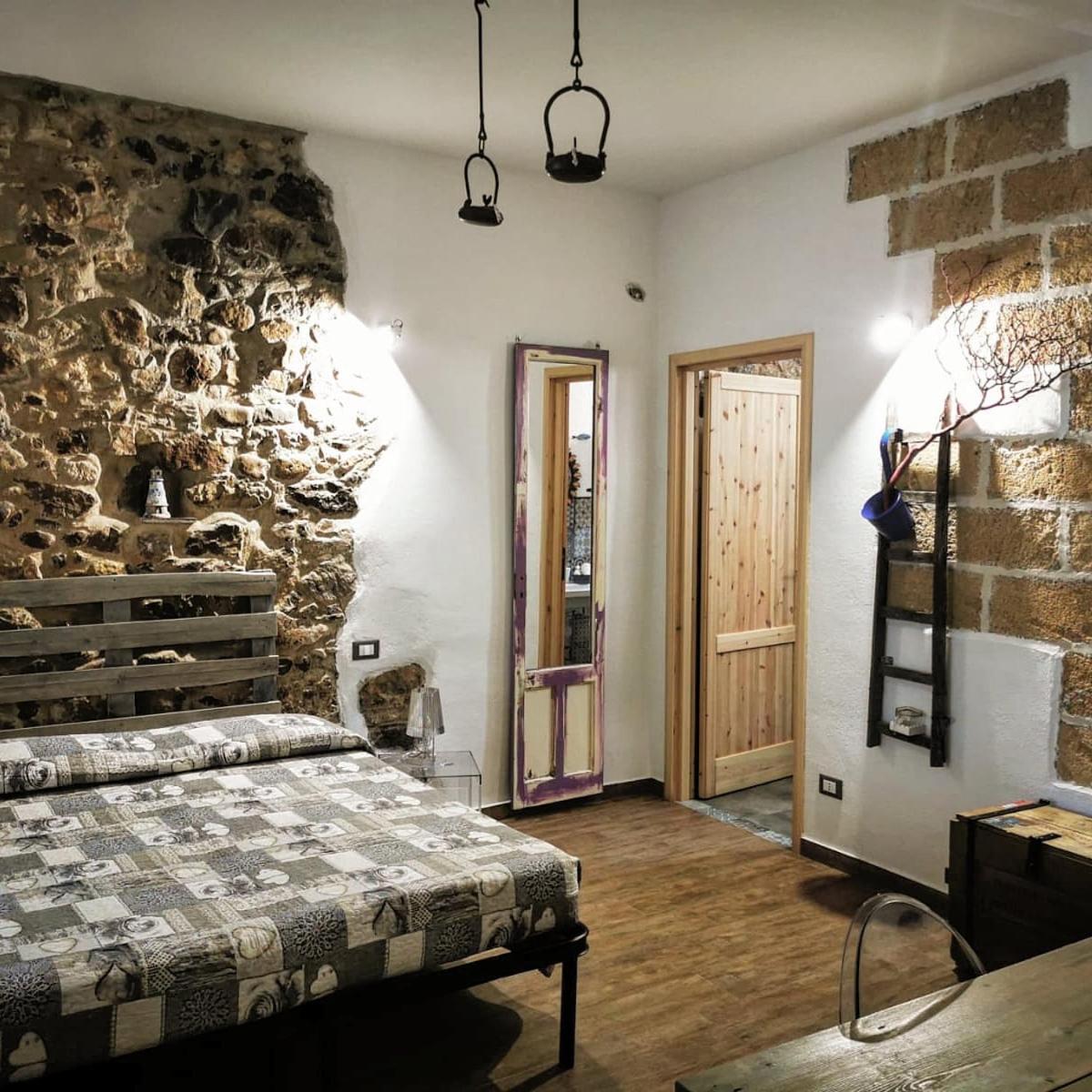 Double Room with Private Bathroom photo 1