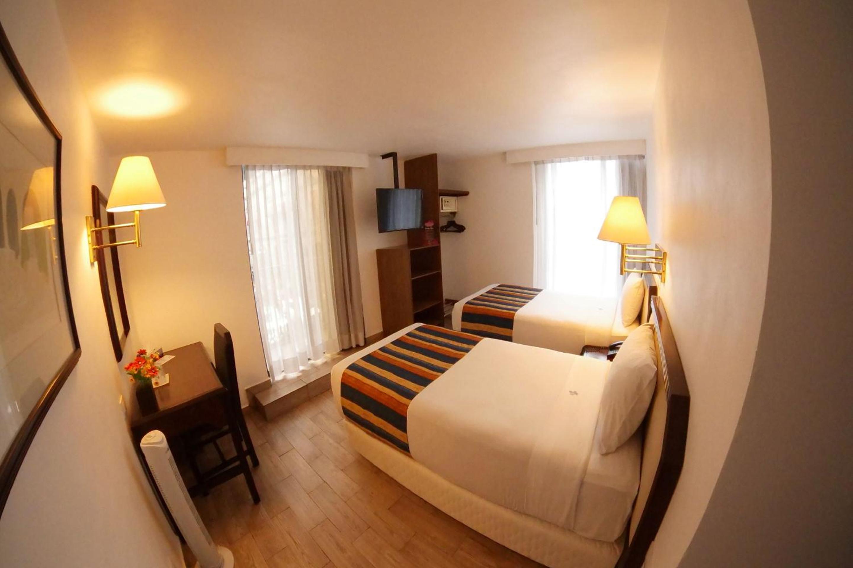 Standard Twin Room - Photo 2