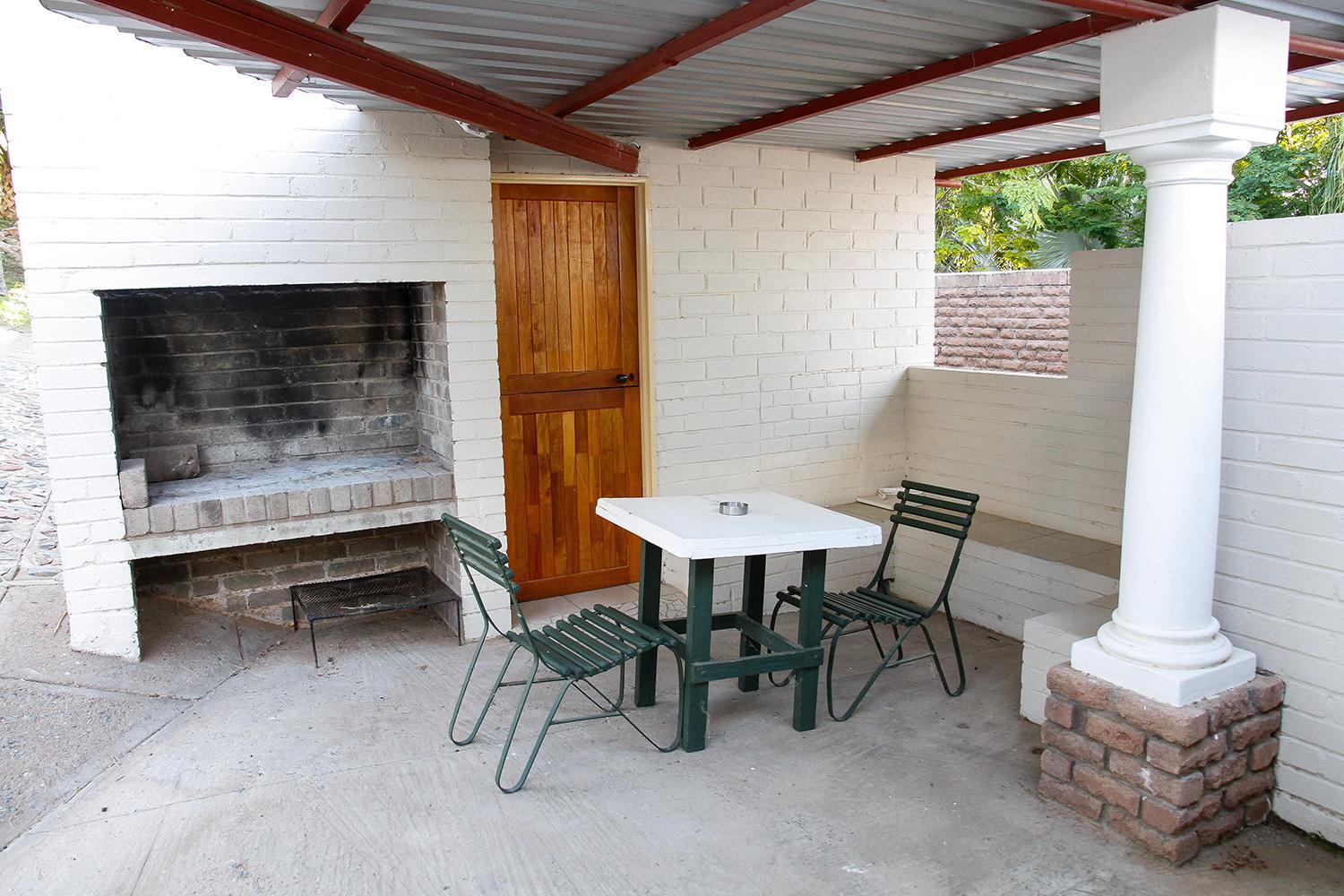 Family Room with Garden View - Photo 6