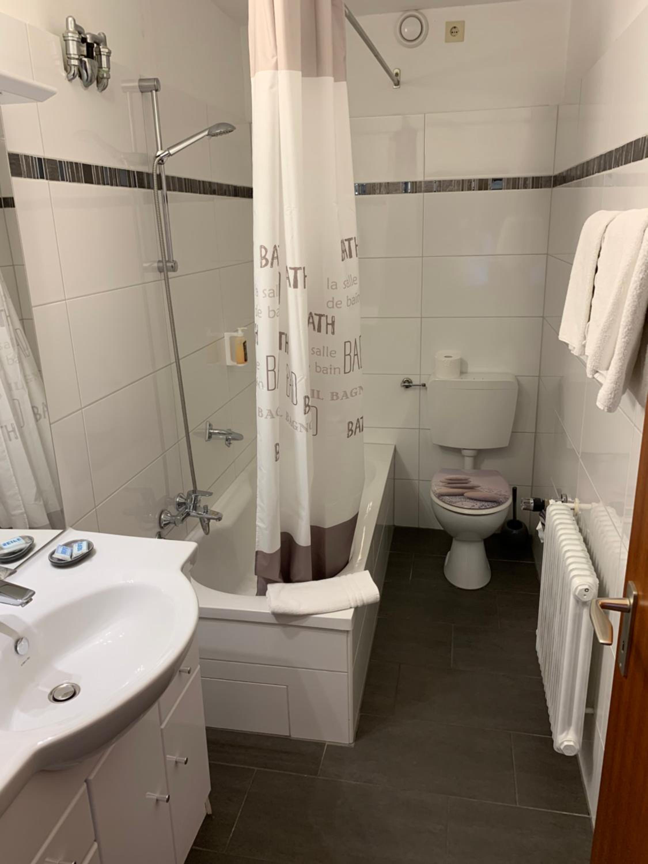 Double Room - Photo 14