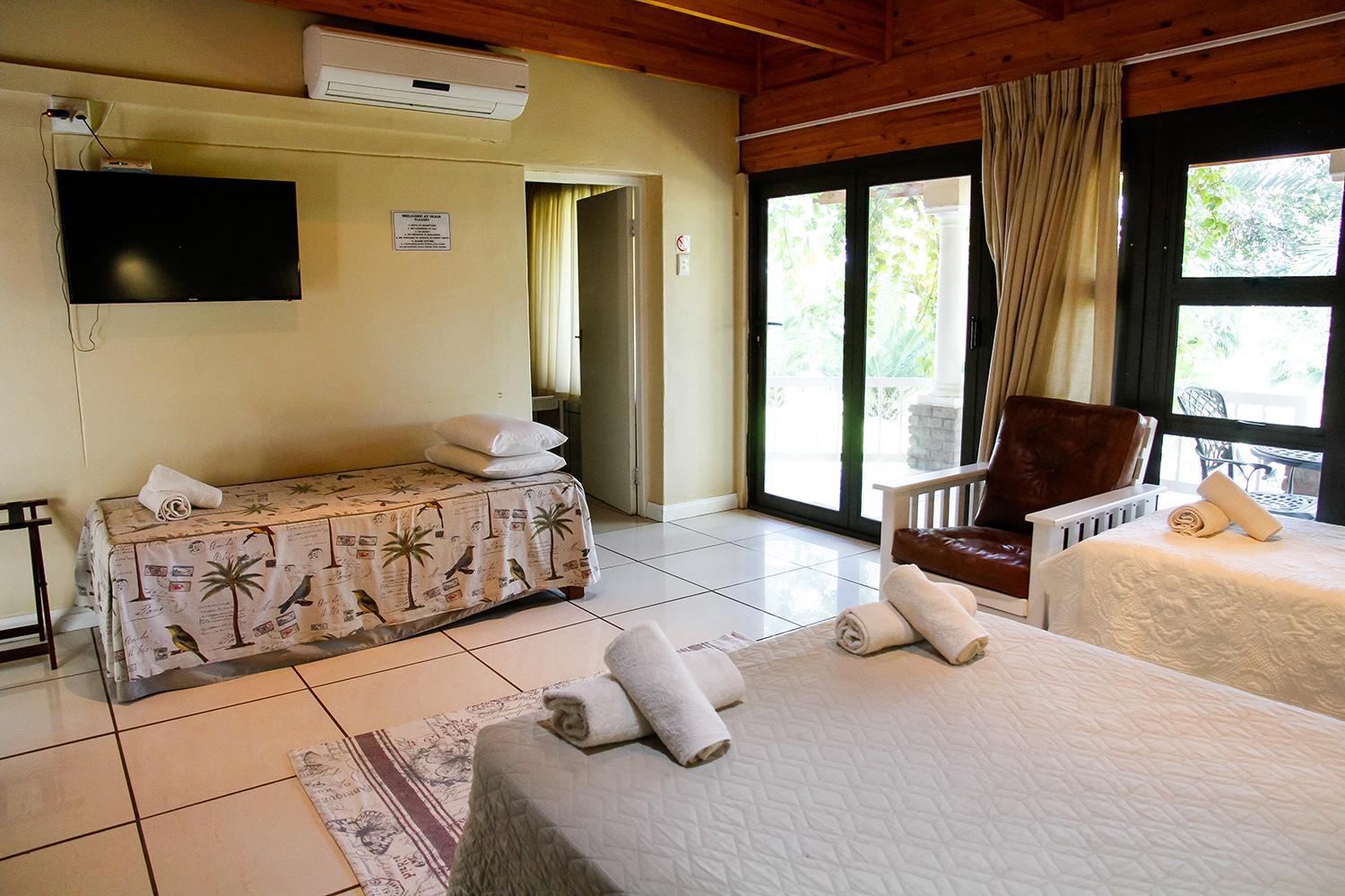 Family Room Self-catering with River View - Photo 1