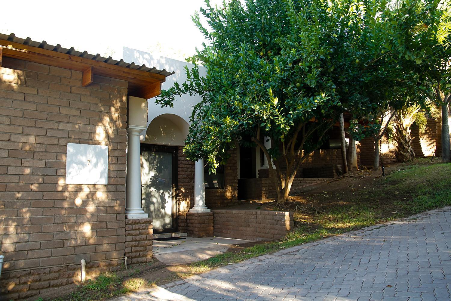 Family Room Self-catering with River View - Photo 5