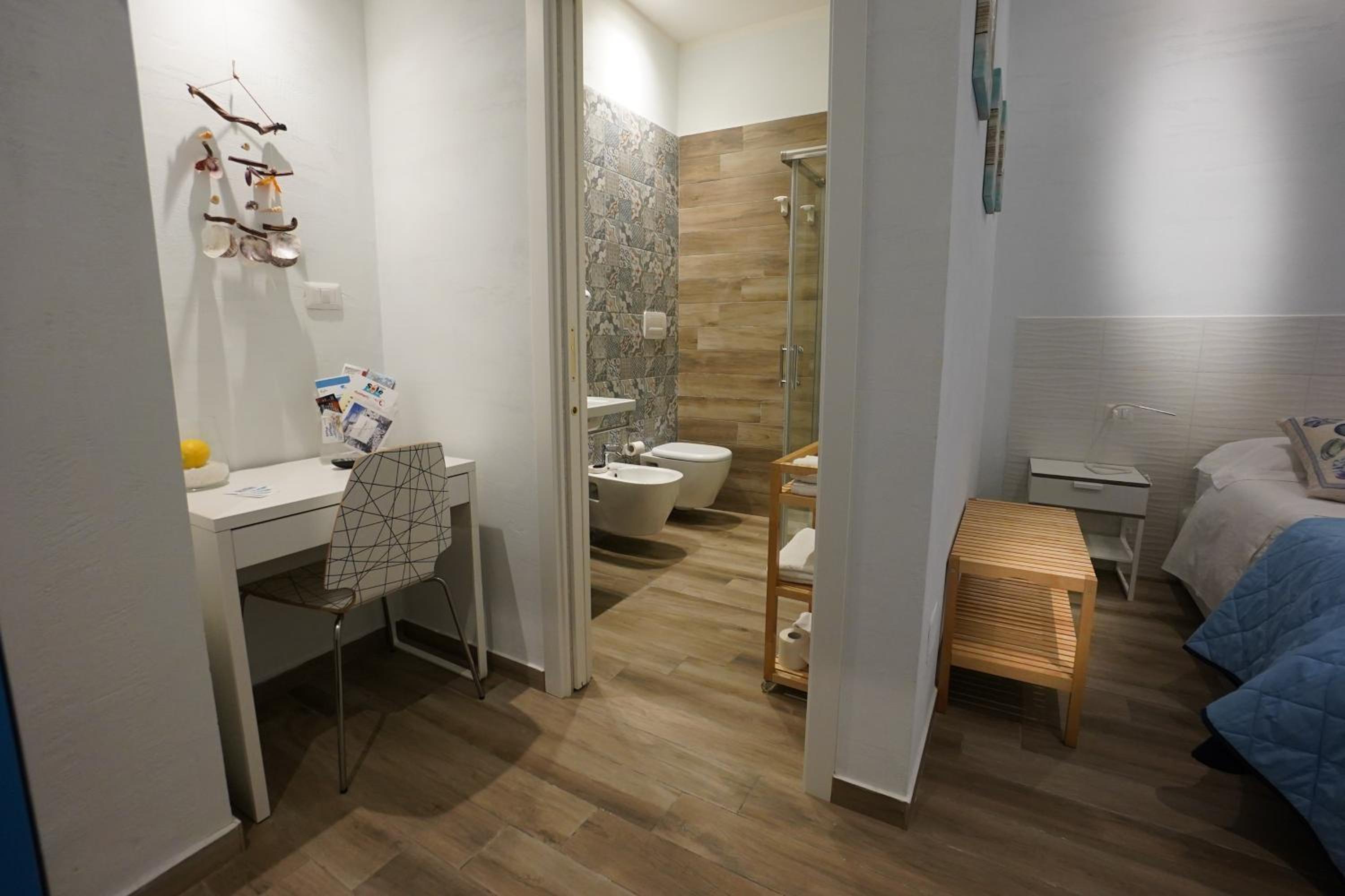 Double Room - Photo 3