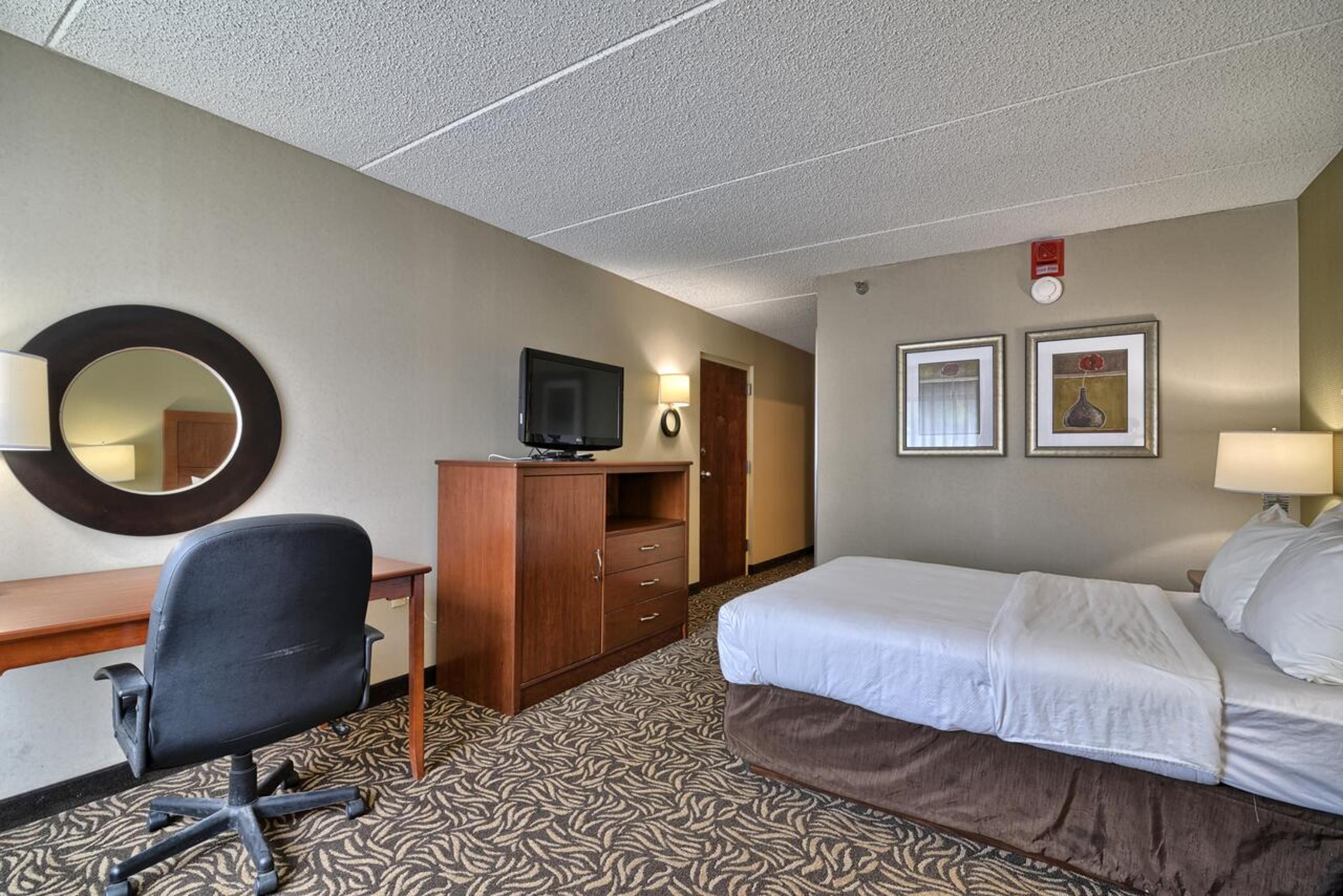 Double Room - Accessible/Non-Smoking - Photo 3