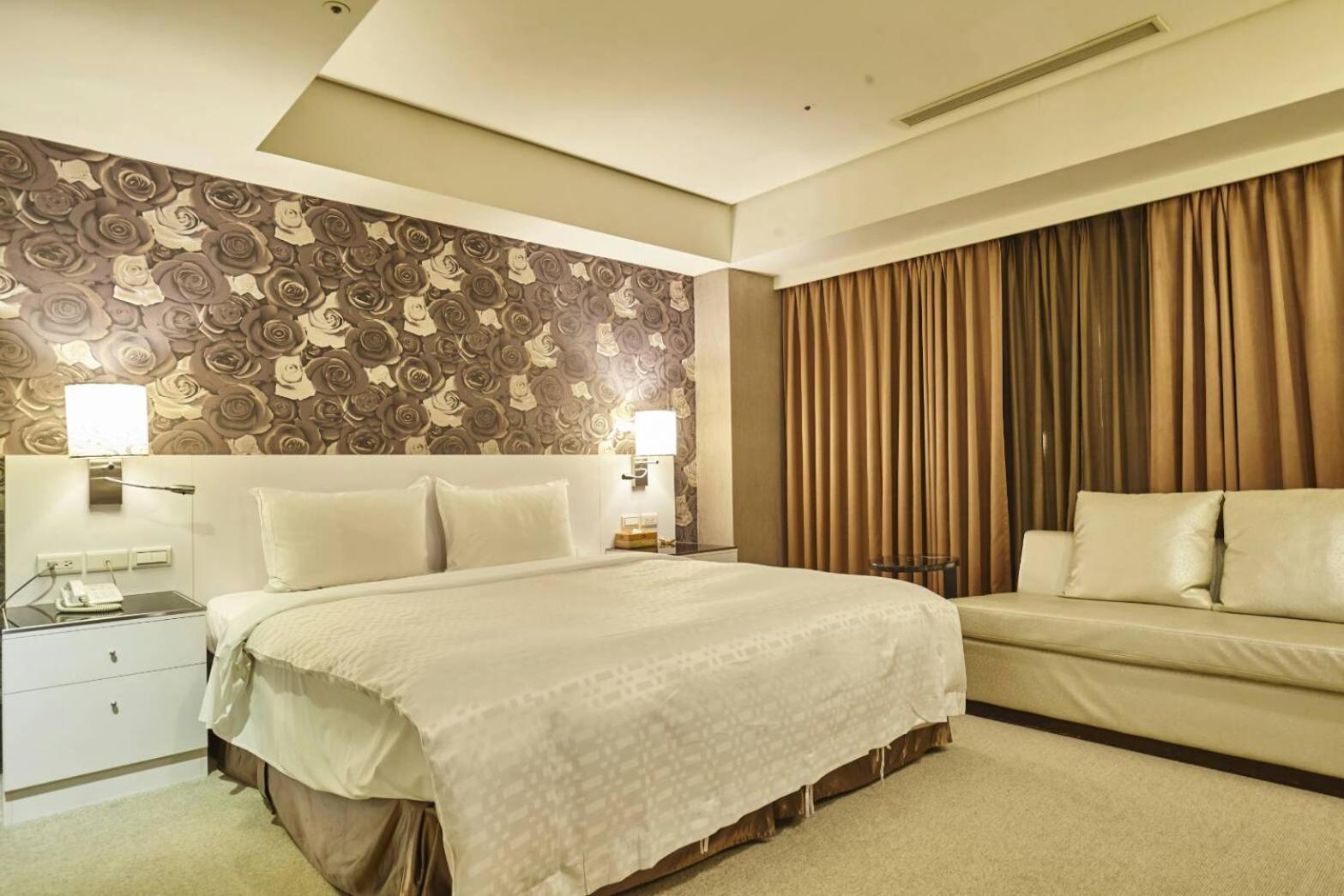 Deluxe Suite photo 3