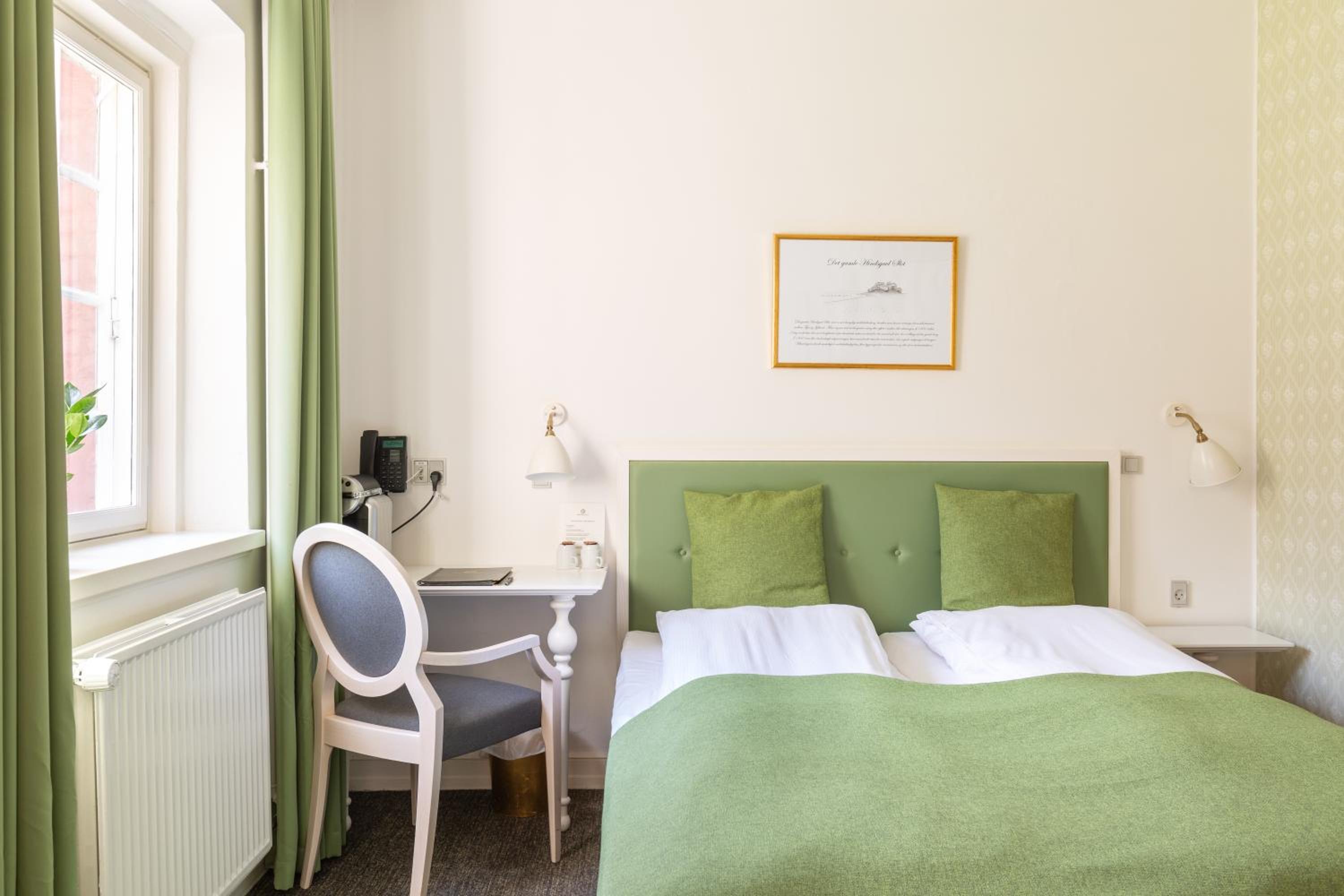 Standard Double Room - Photo 2