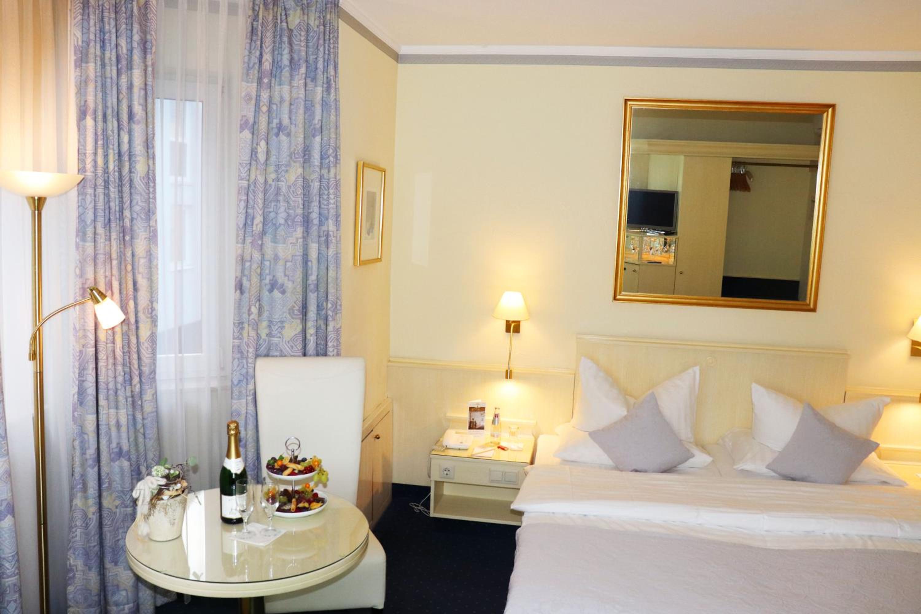 Business Double Room - Photo 2
