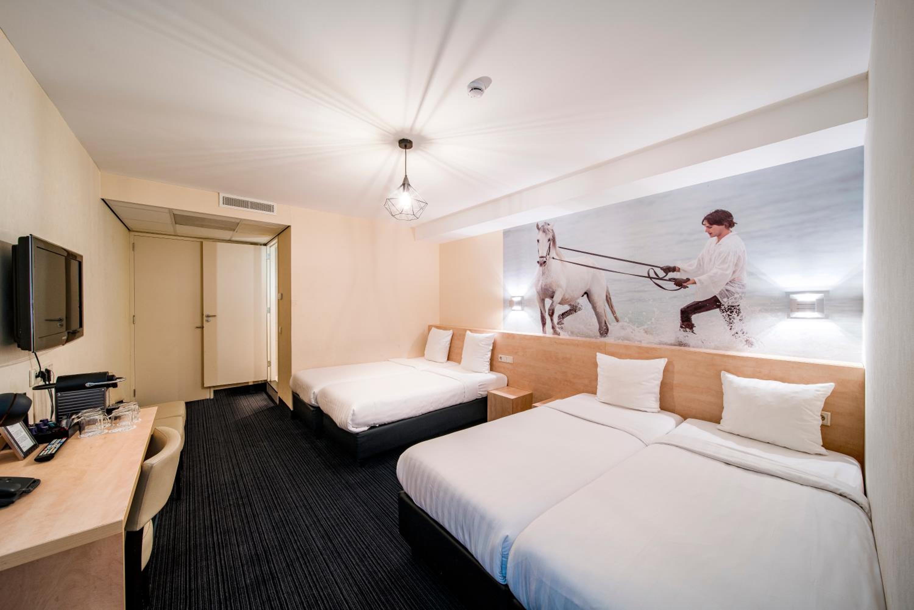 Economy Quadruple Room photo 3