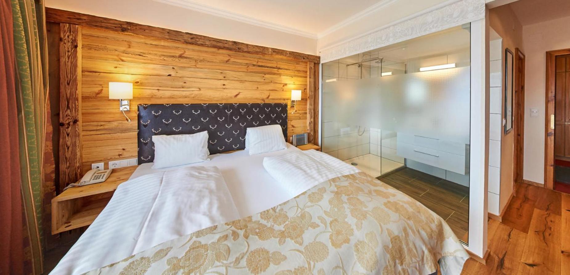 Double Room with Balcony - Photo 4
