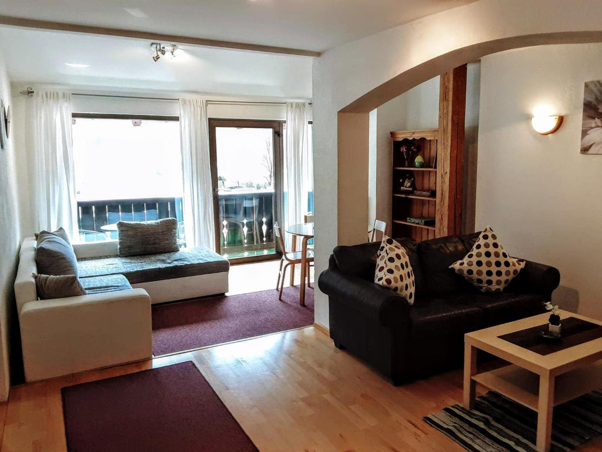Deluxe Three-Bedroom Apartment with Balcony