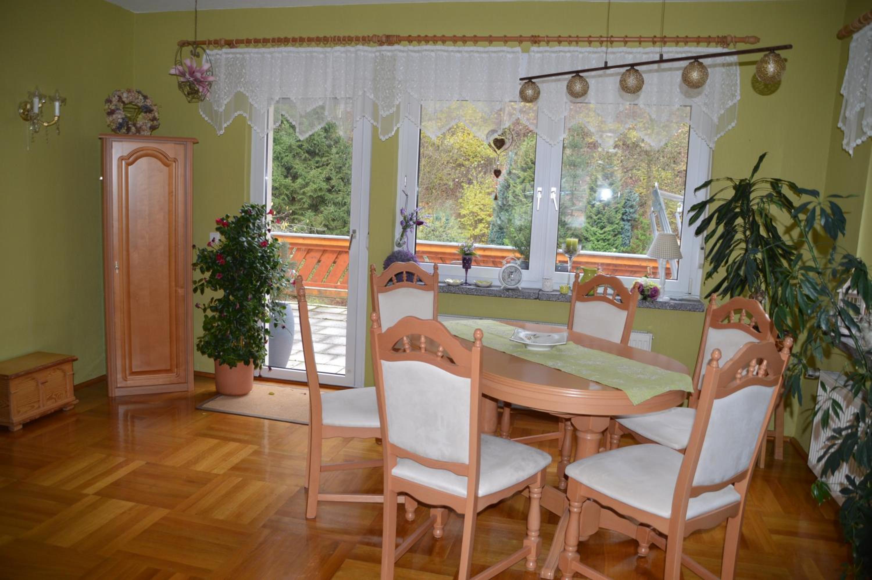 Three-Bedroom House photo 3
