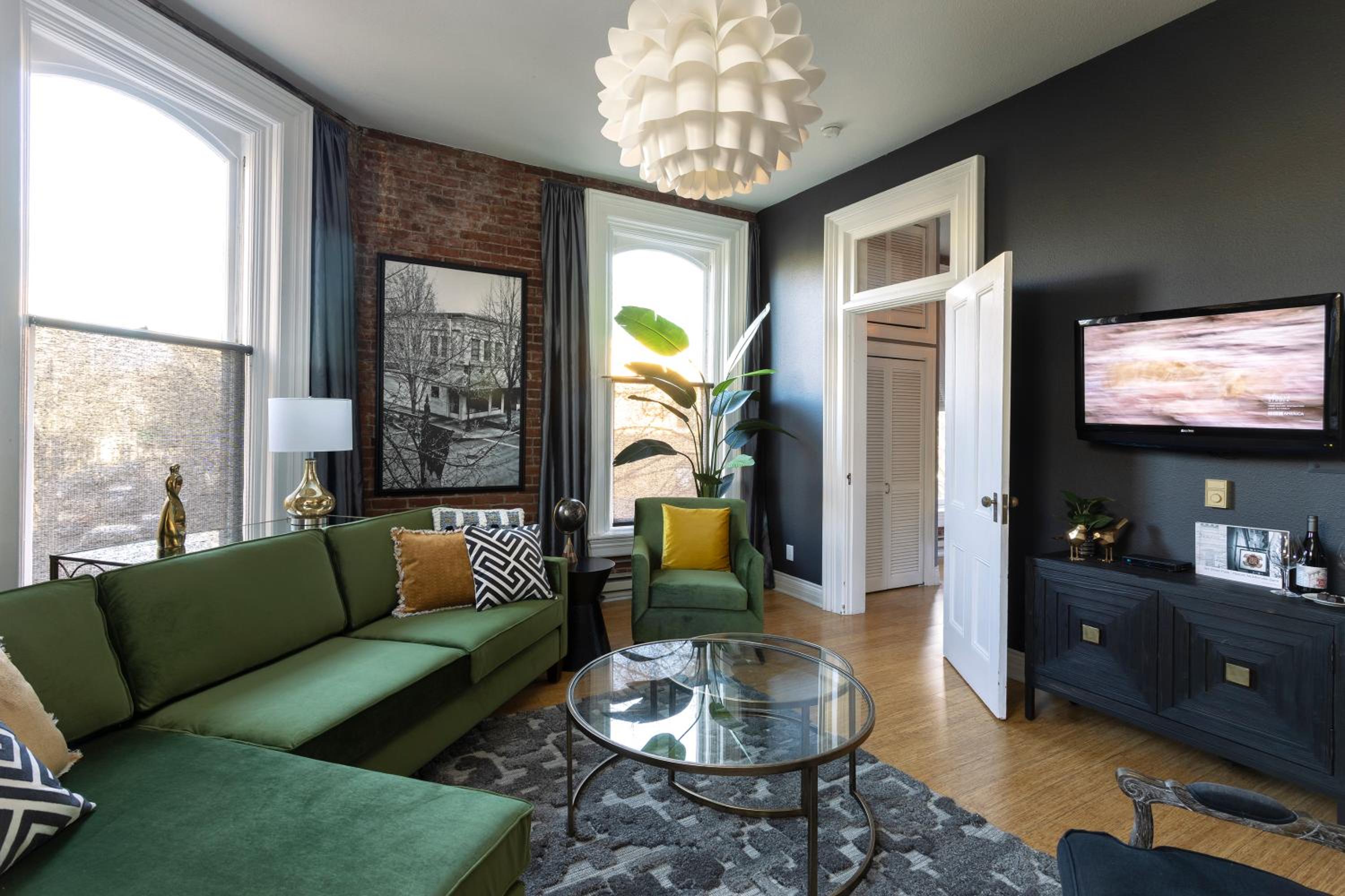 Deluxe Apartment