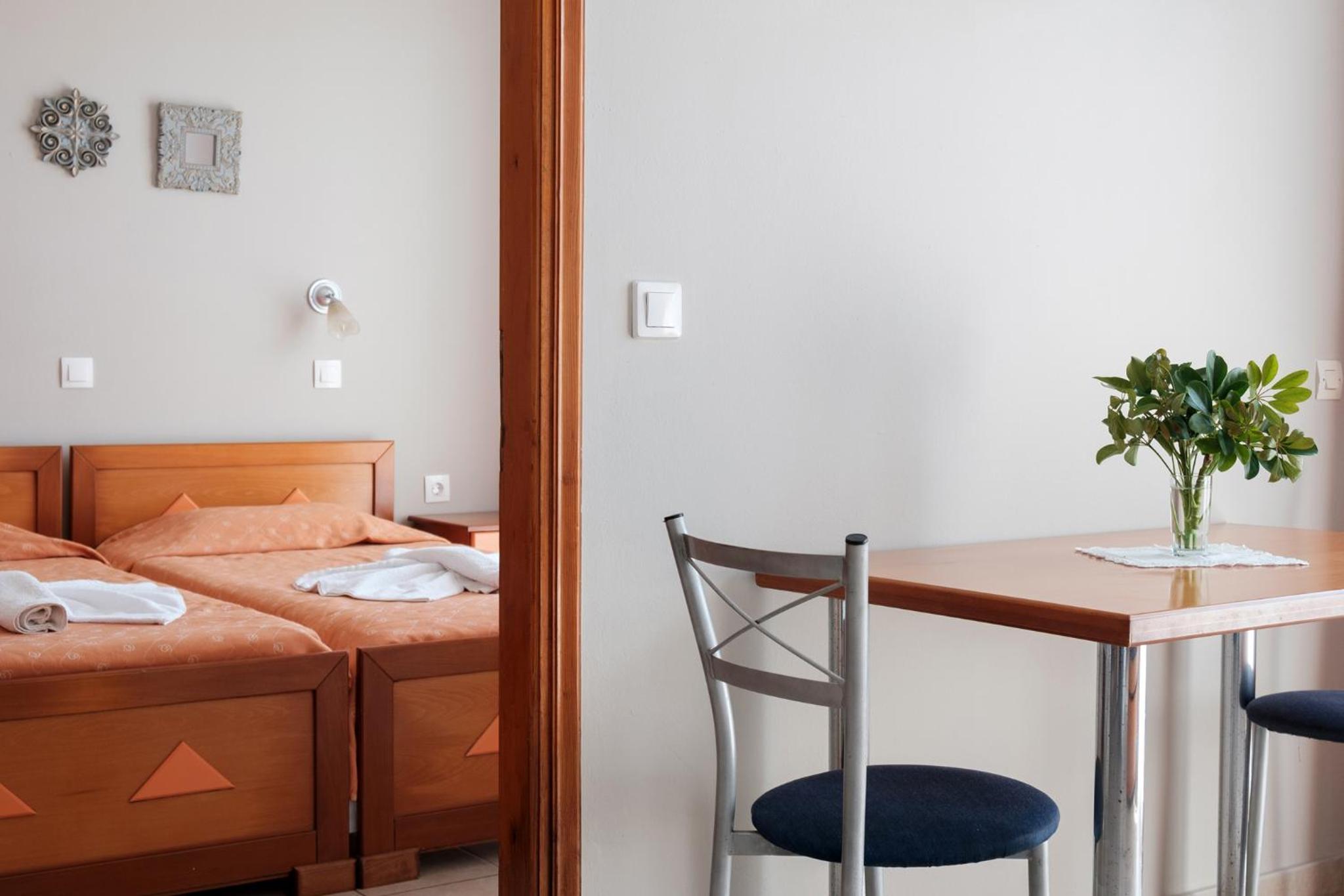 One-Bedroom Apartment photo 1