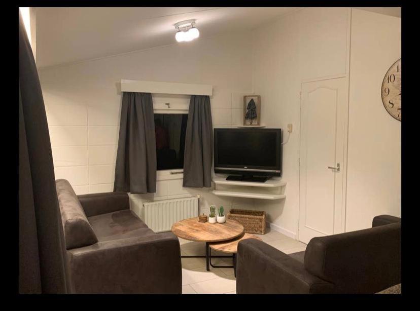 Three-Bedroom Apartment - Photo 4