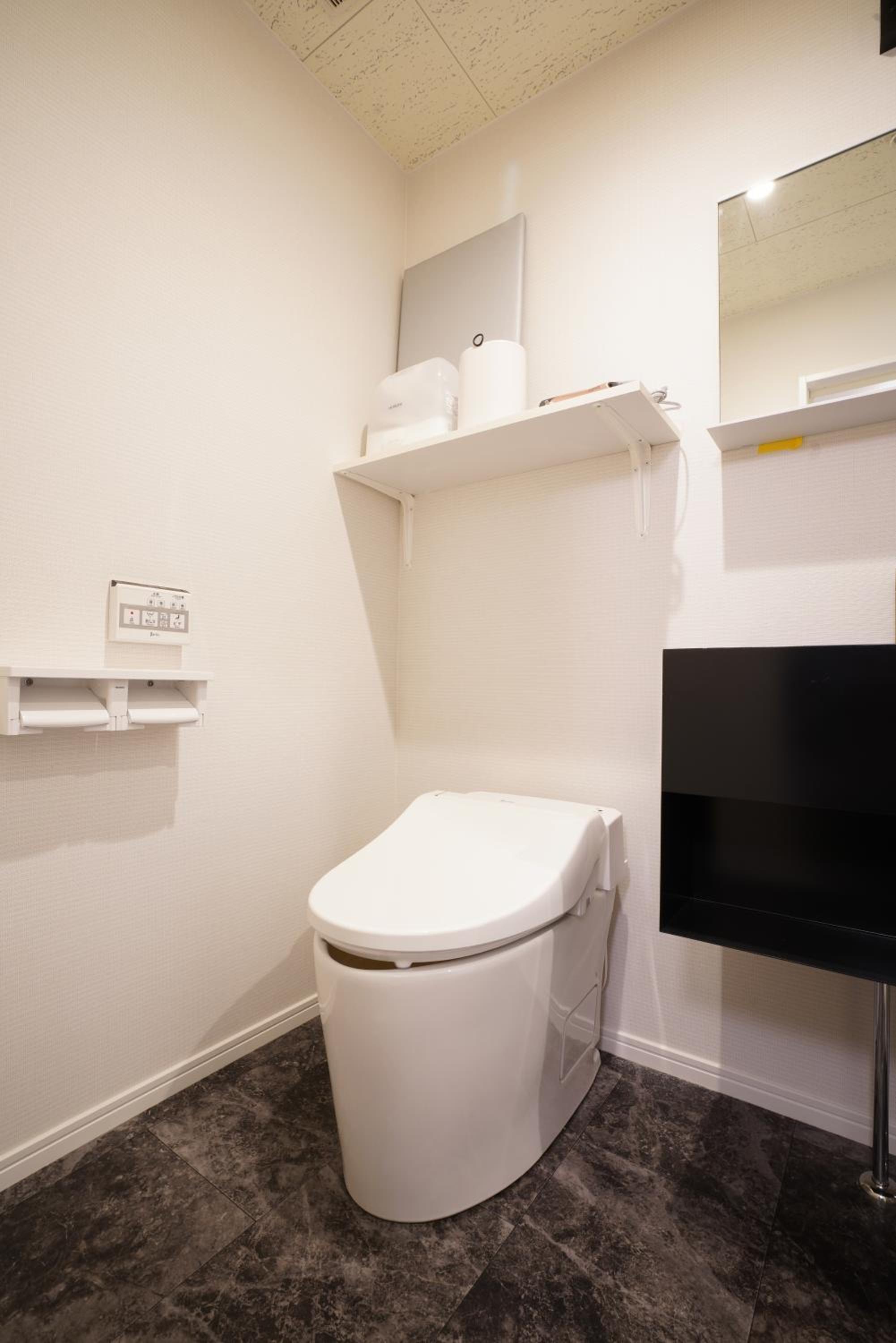 Economy Triple Room photo 3