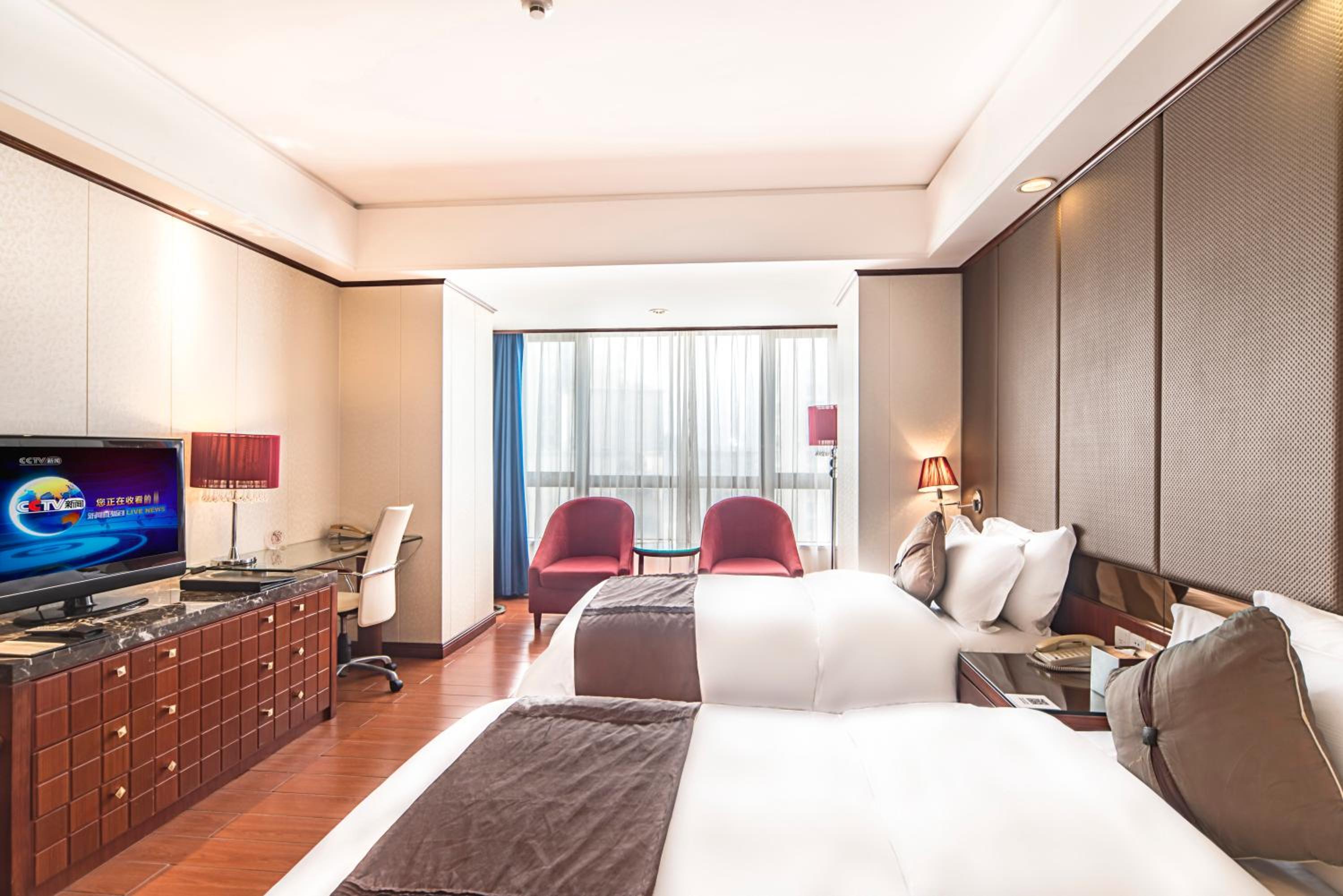 Deluxe Twin Room photo 3
