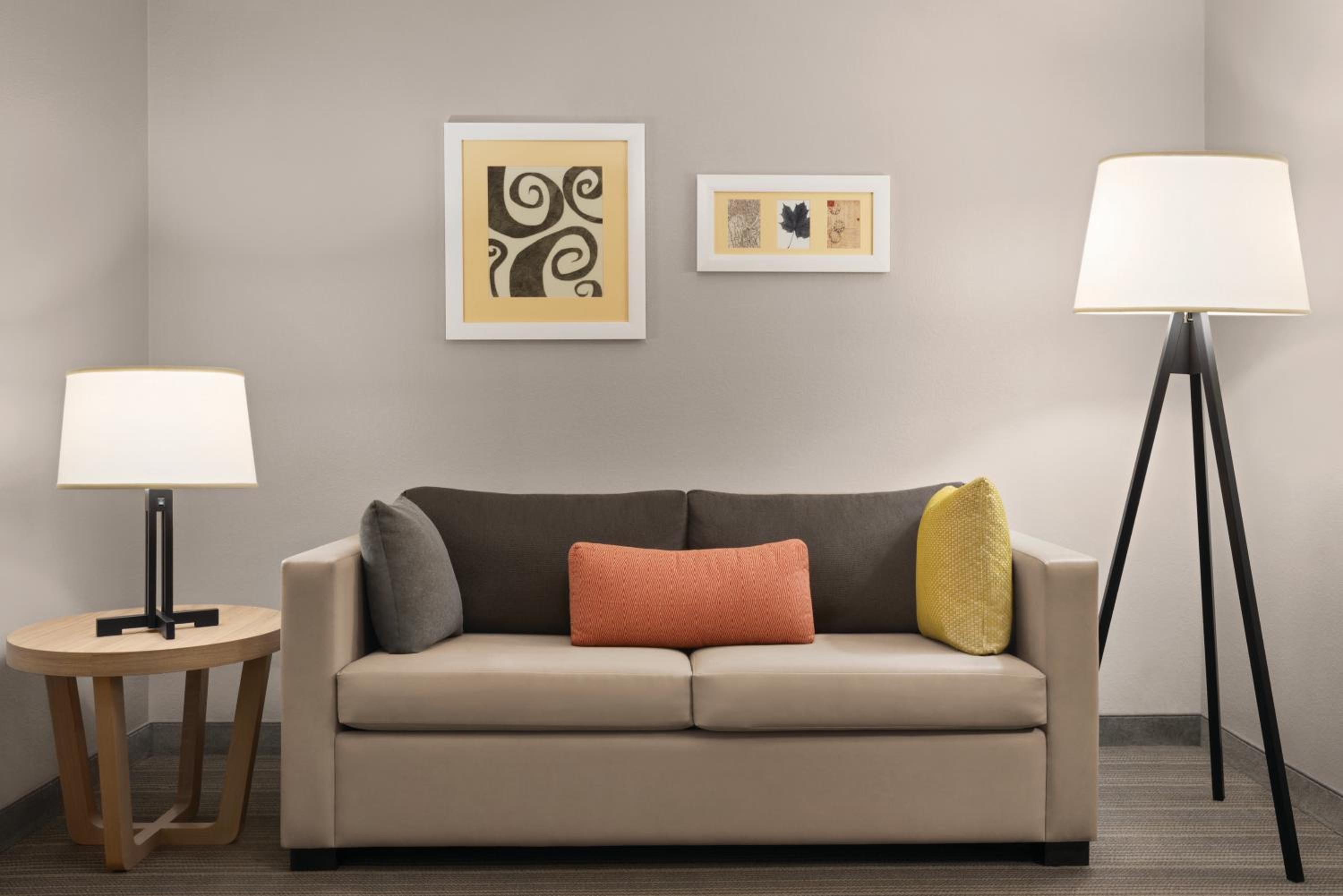 One-Bedroom King Suite with Sofa Bed - Photo 3