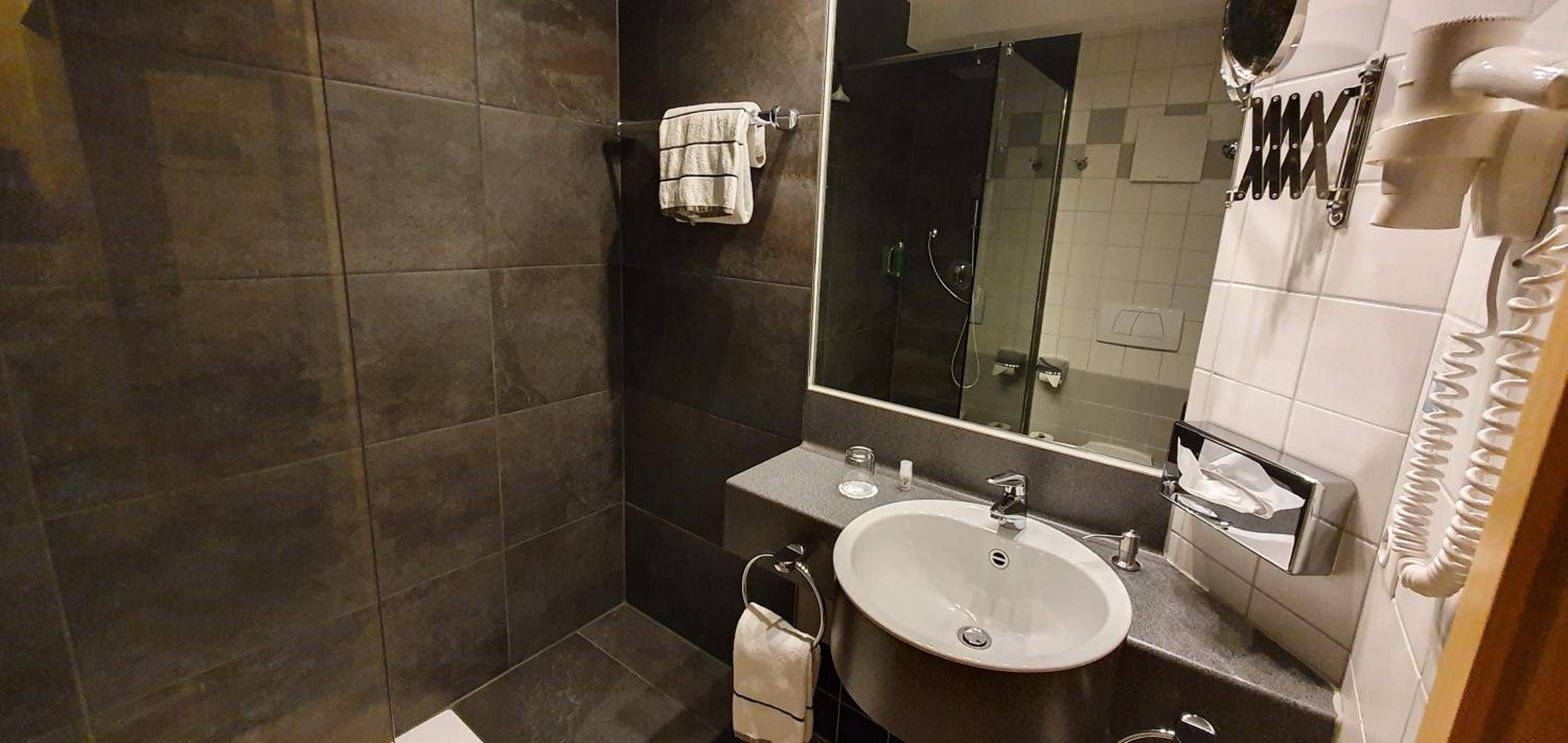Studio Apartment - Photo 7