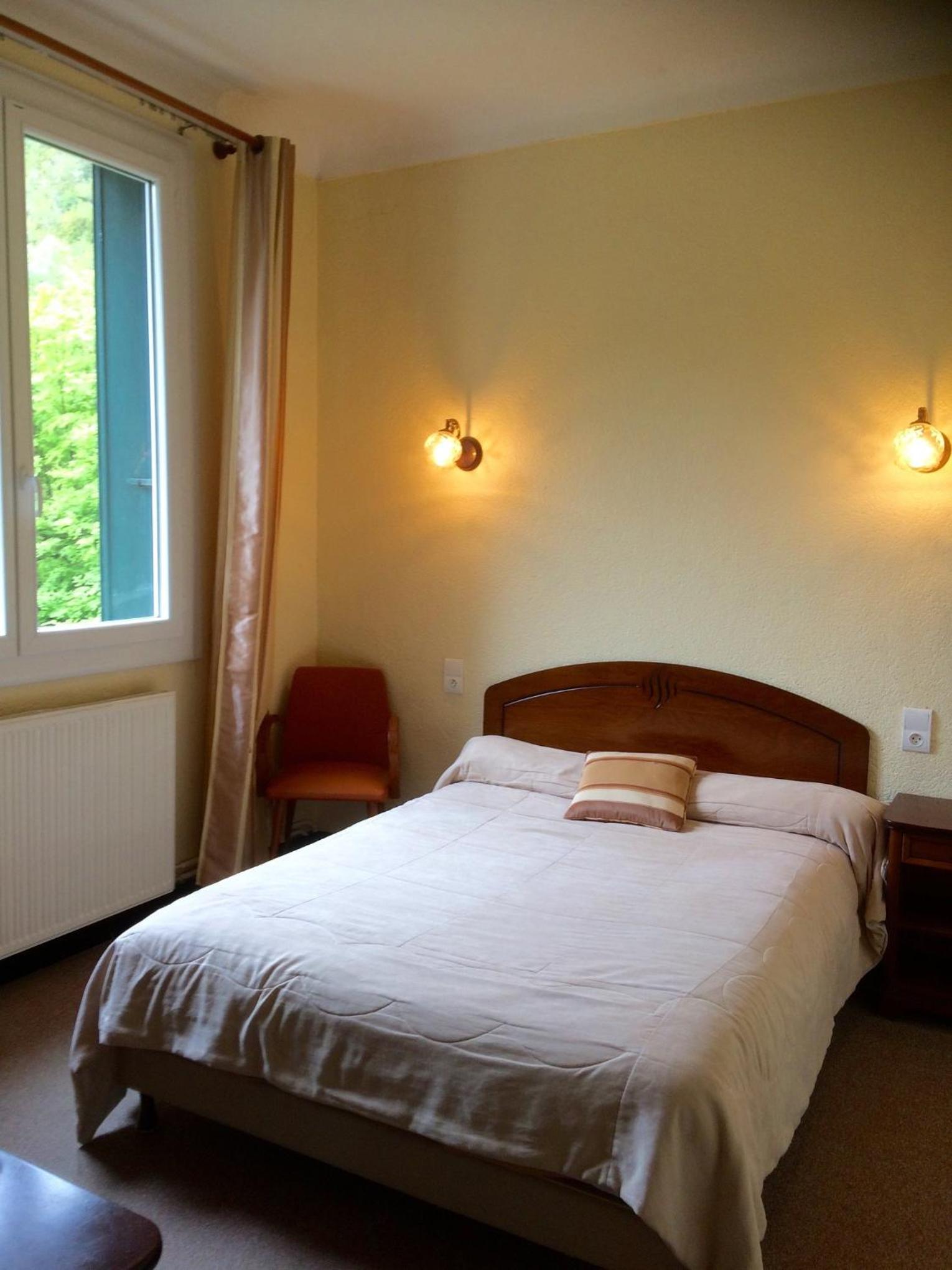 Standard Double Room photo 3