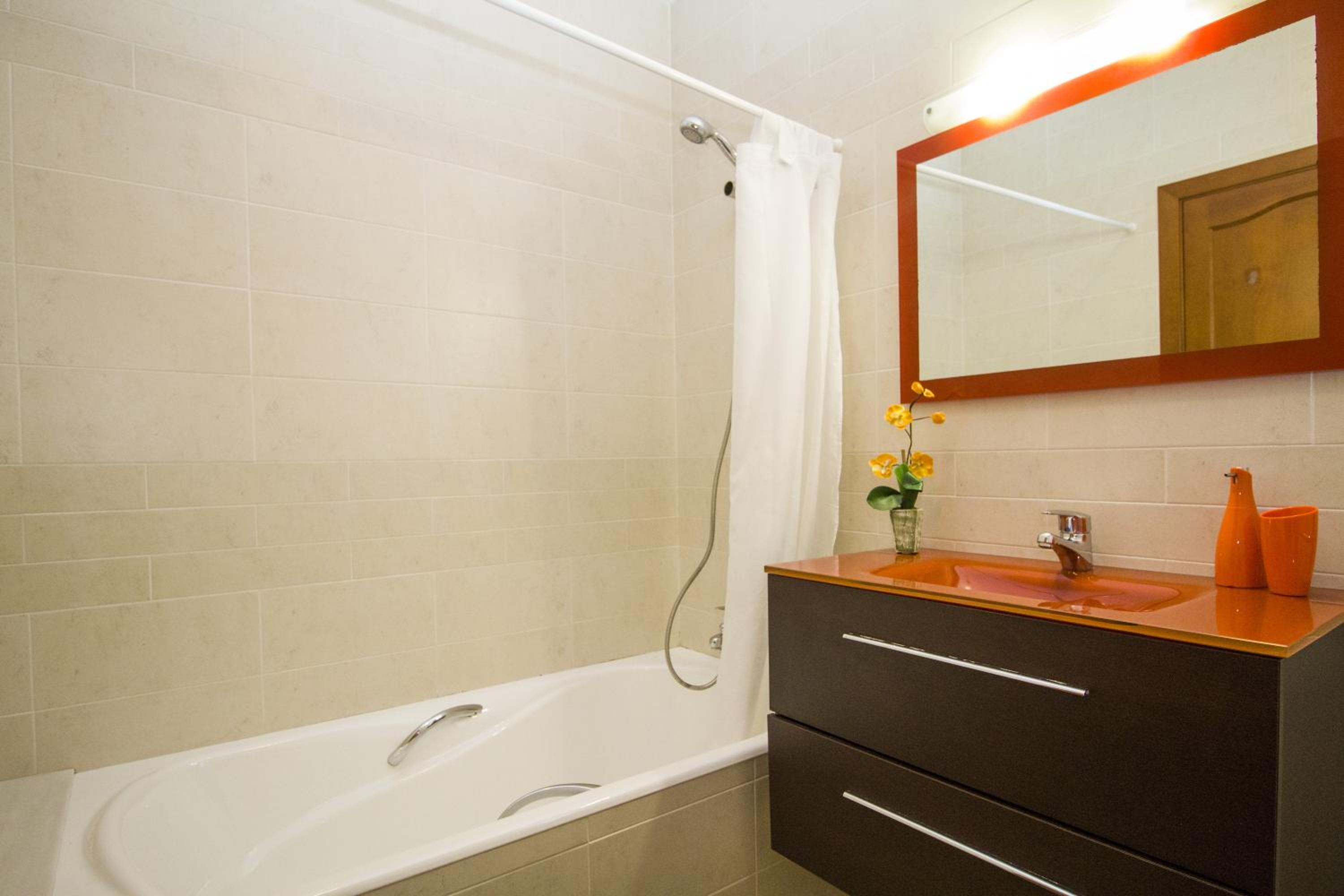 Two-Bedroom House photo 2