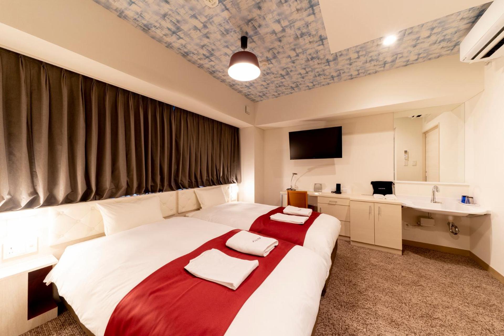 Twin Room - Disability Access - Non-Smoking photo 2