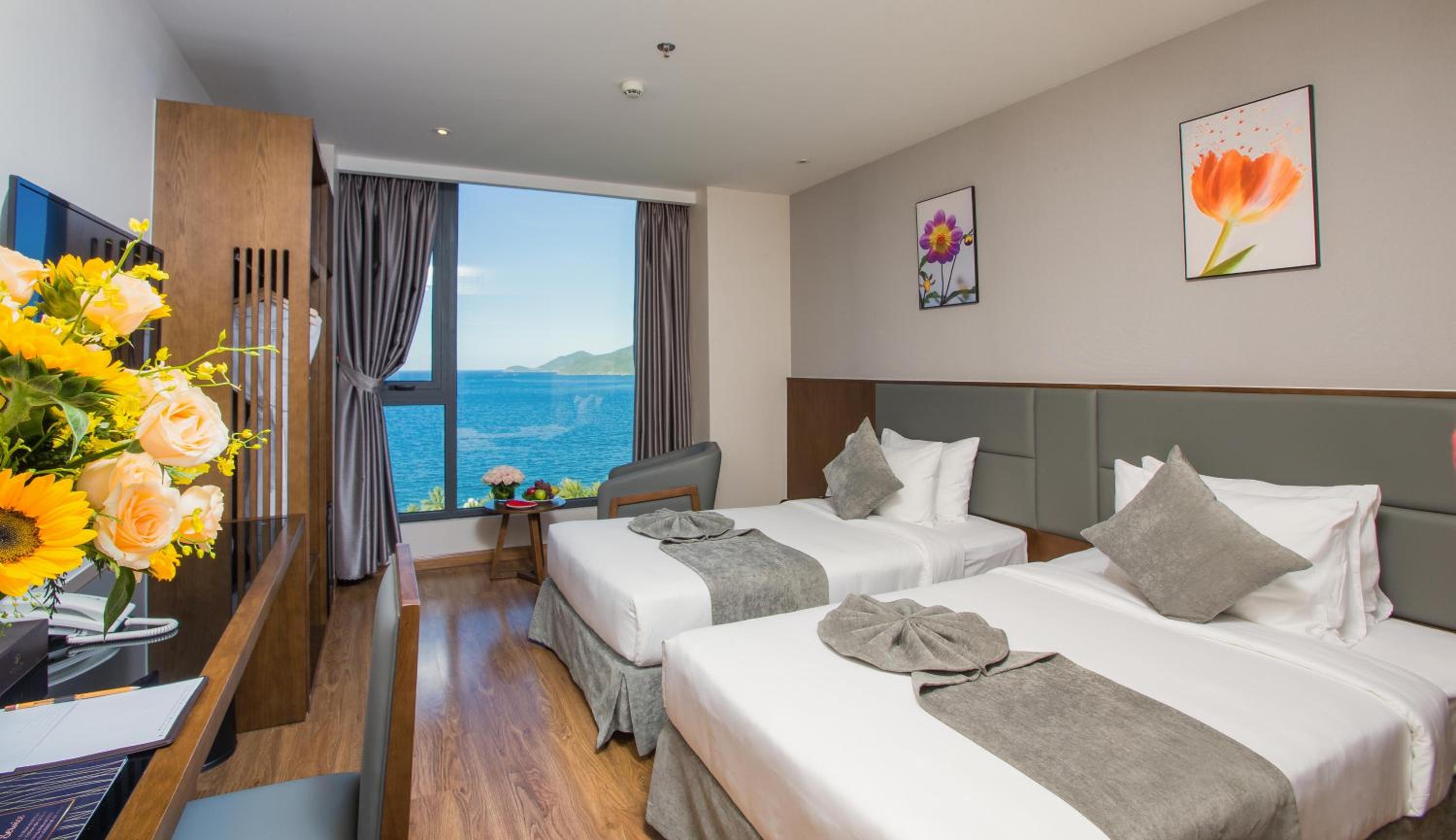 Deluxe Double or Twin Room with Sea View - Photo 15